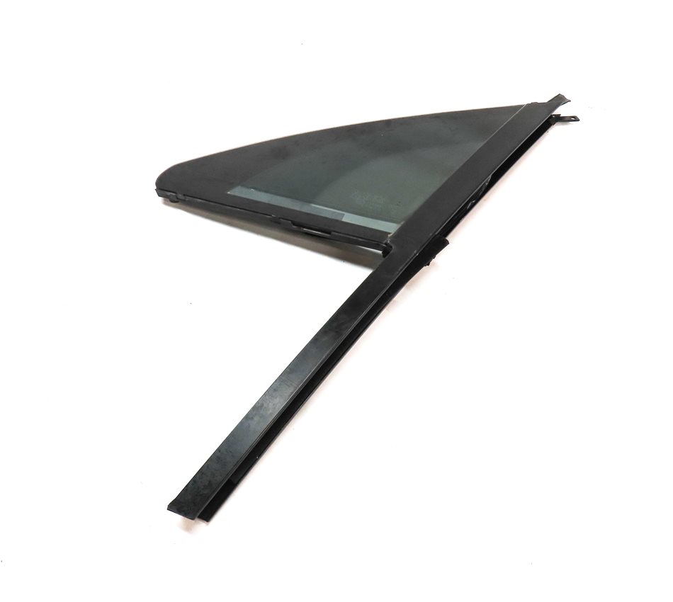 2016 PORSCHE MACAN (95B) REAR LEFT DRIVER QUARTER VENT WINDOW GLASS