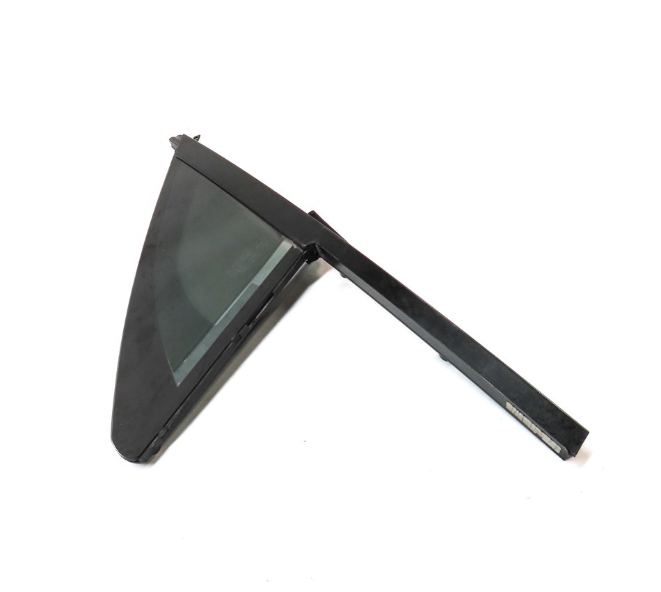 Thumbnail 3: 2016 PORSCHE MACAN (95B) REAR LEFT DRIVER QUARTER VENT WINDOW GLASS