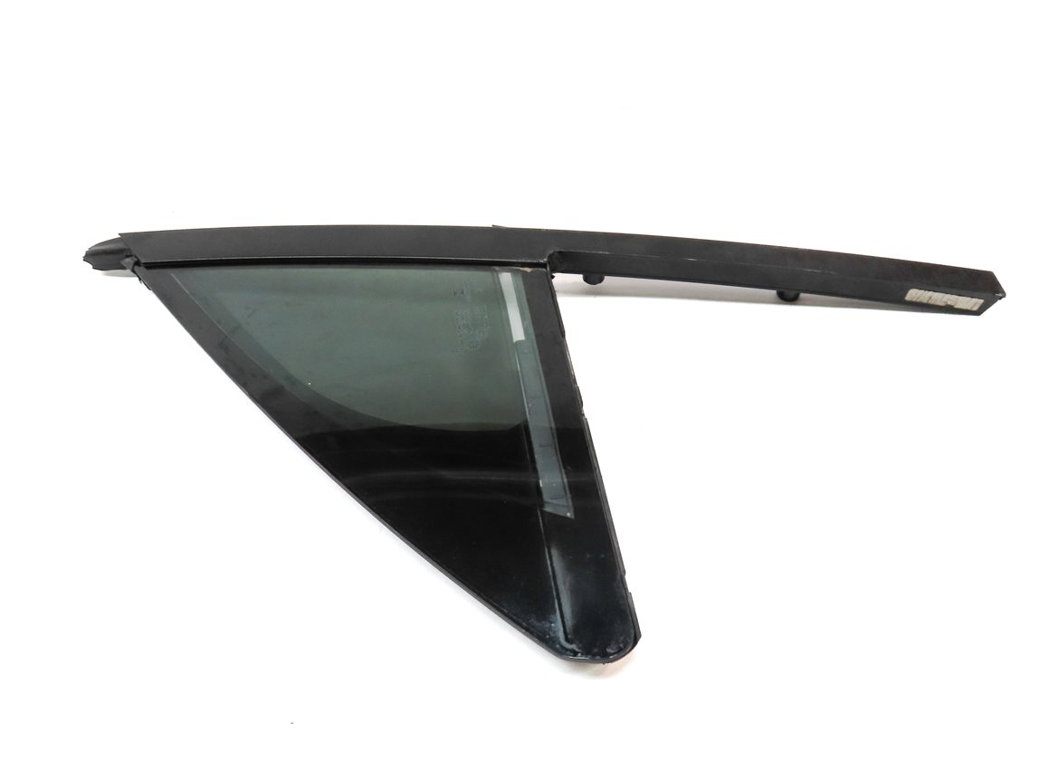 Thumbnail 4: 2016 PORSCHE MACAN (95B) REAR LEFT DRIVER QUARTER VENT WINDOW GLASS