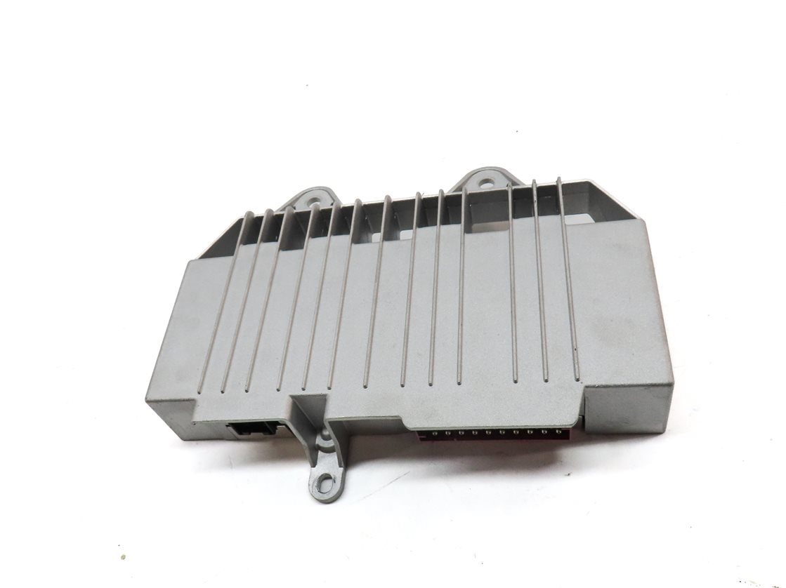 Thumbnail 2: 2016 PORSCHE MACAN (95B) RADIO STEREO AUDIO AMP AMPLIFIER