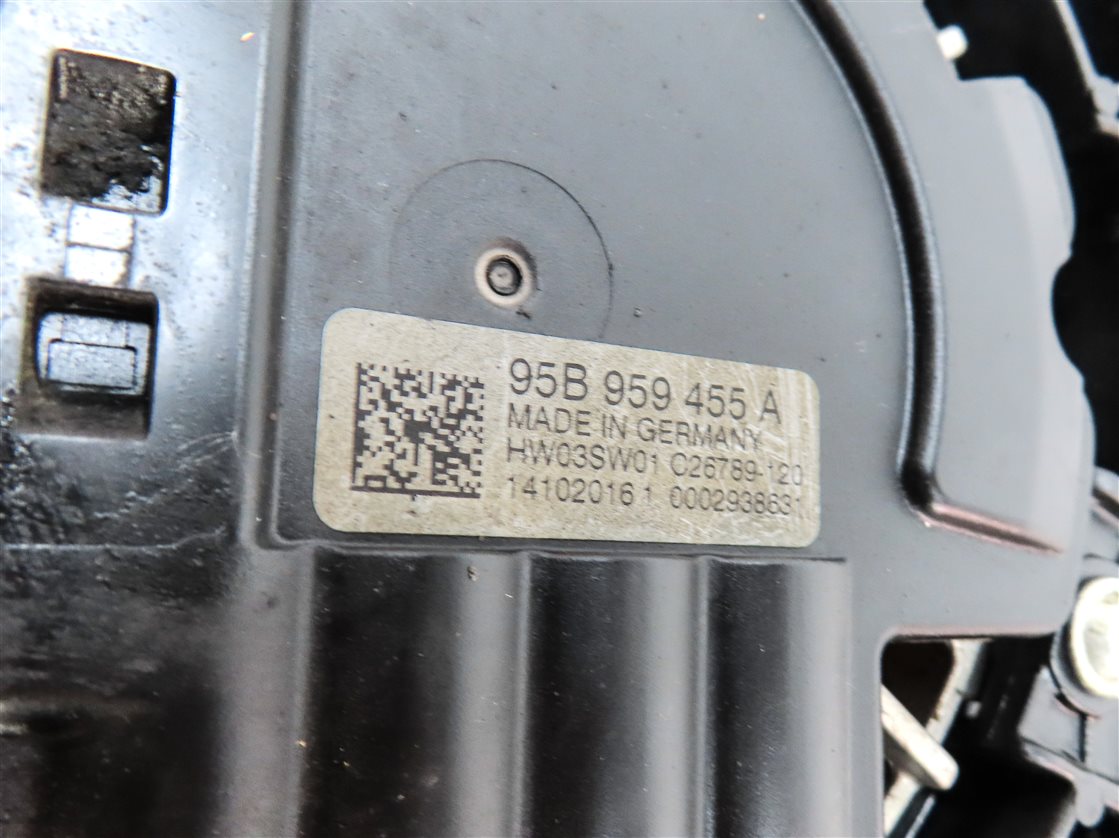 Thumbnail 6: 2015-2018 PORSCHE MACAN (95B) 3.0L 3.6L RADIATOR DUAL COOLING FAN w/ SHROUD
