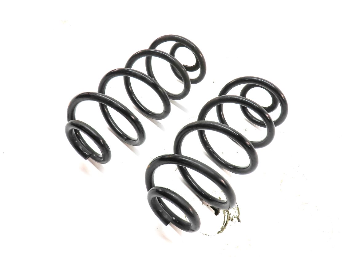 15-18 PORSCHE MACAN (95B) REAR LEFT & RIGHT STANDARD SUSPENSION COIL SPRING SET2