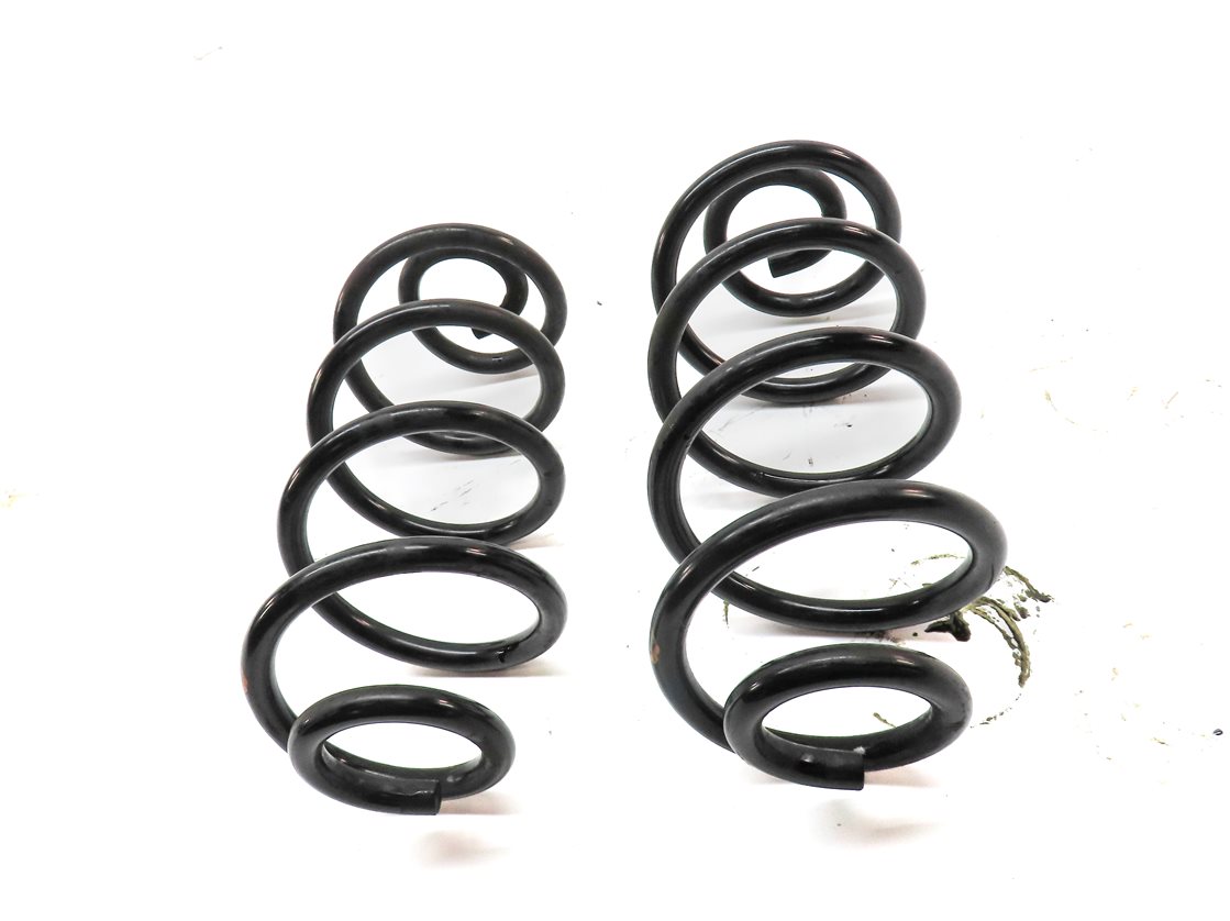 Thumbnail 2: 15-18 PORSCHE MACAN (95B) REAR LEFT & RIGHT STANDARD SUSPENSION COIL SPRING SET2