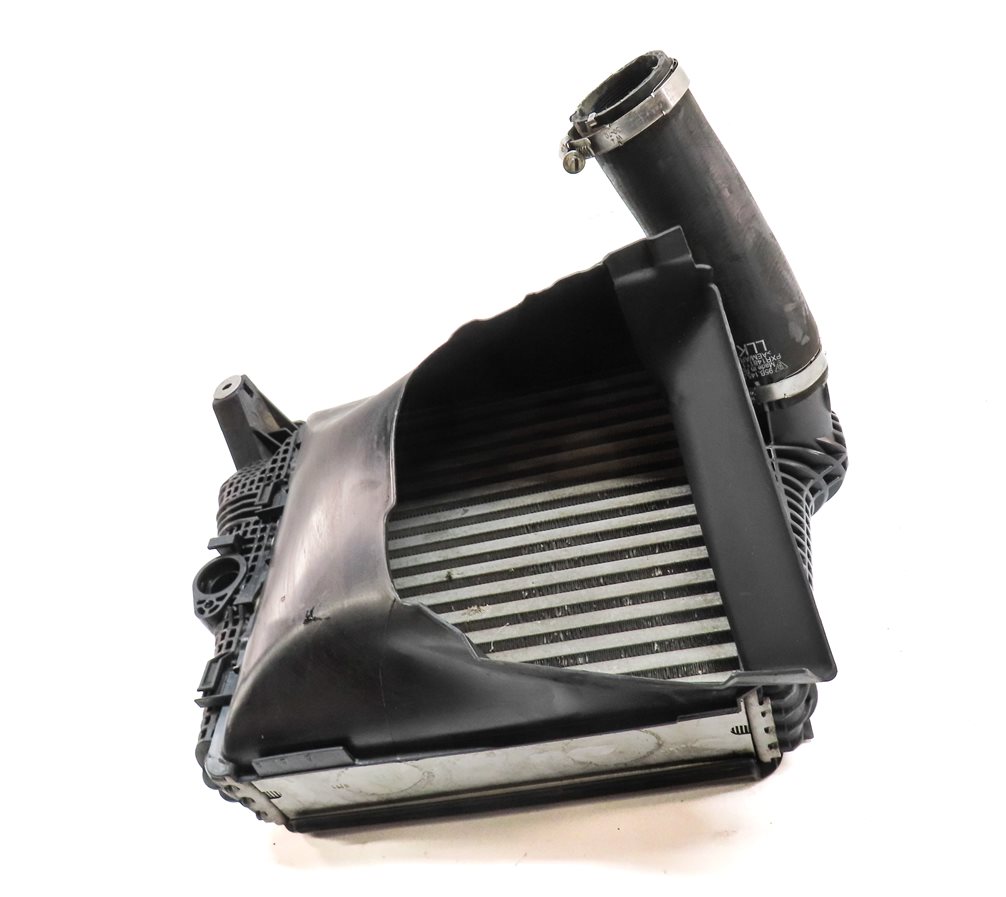 Thumbnail 2: 2015-2018 PORSCHE MACAN (95B) 3.0L 3.6L ENGINE LEFT INTERCOOLER COOLER w/ DUCT