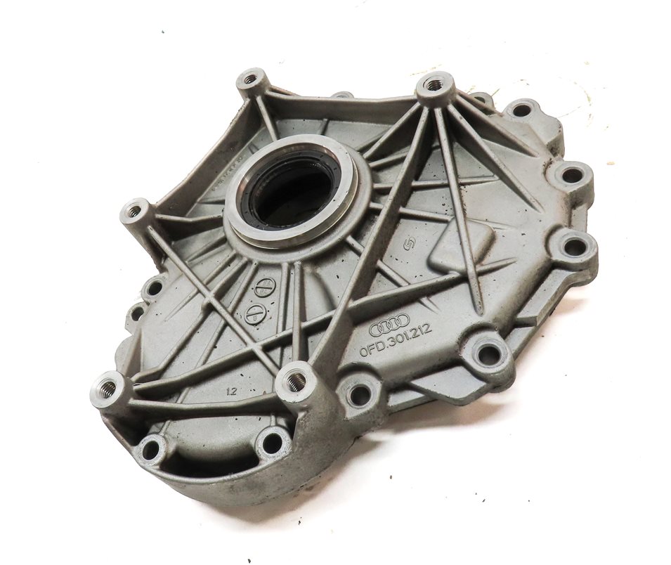 Thumbnail 2: 2016 PORSCHE MACAN (95B) 0B5 DL501 PDK AUTO AUTOMATIC TRANSMISSION CASE COVER