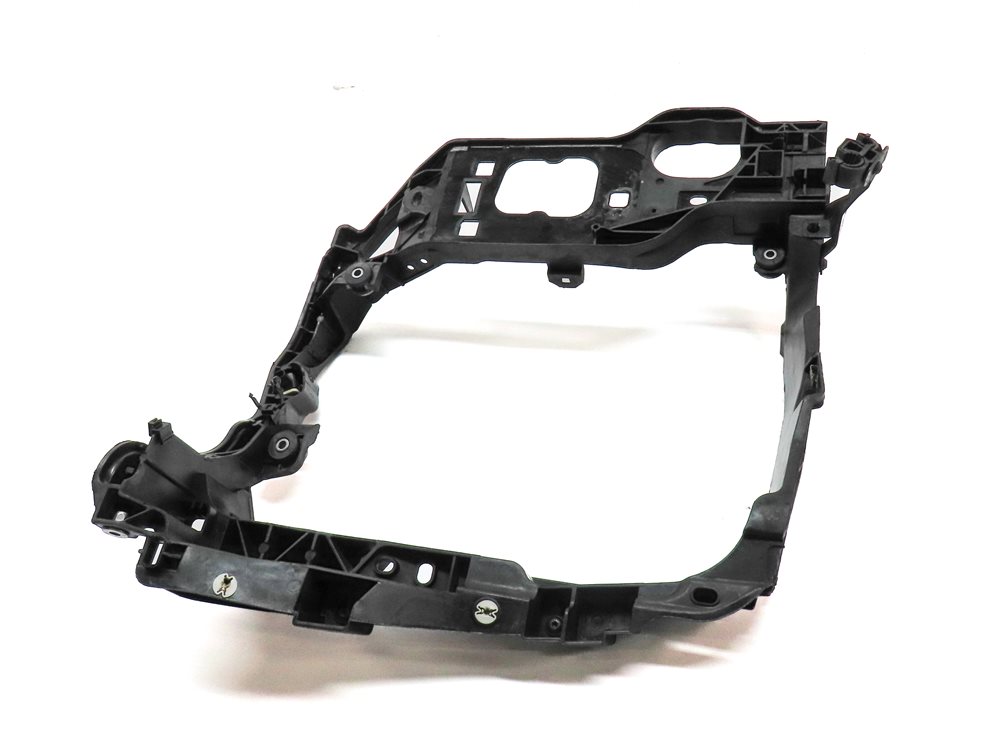 Thumbnail 2: 2016 PORSCHE MACAN (95B) LEFT INTERCOOLER RADIATOR SUPPORT MOUNT BRACKET