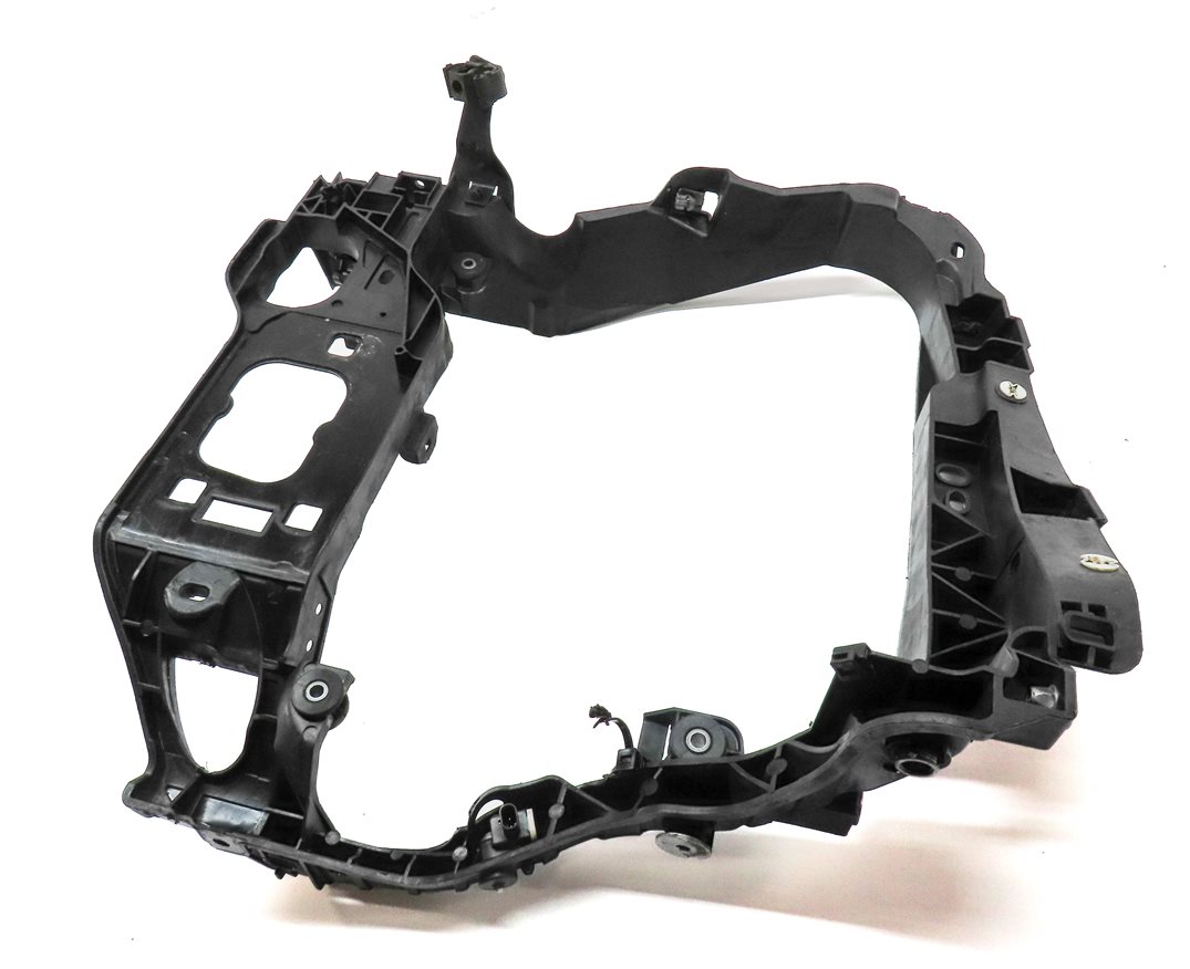 Thumbnail 5: 2016 PORSCHE MACAN (95B) LEFT INTERCOOLER RADIATOR SUPPORT MOUNT BRACKET