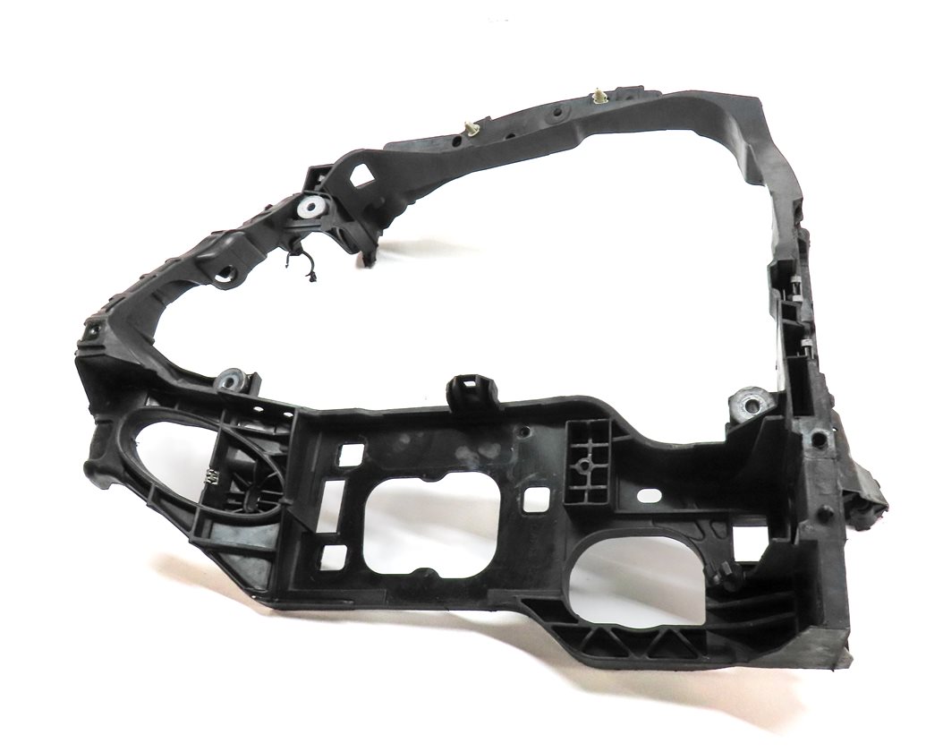 Thumbnail 6: 2016 PORSCHE MACAN (95B) LEFT INTERCOOLER RADIATOR SUPPORT MOUNT BRACKET