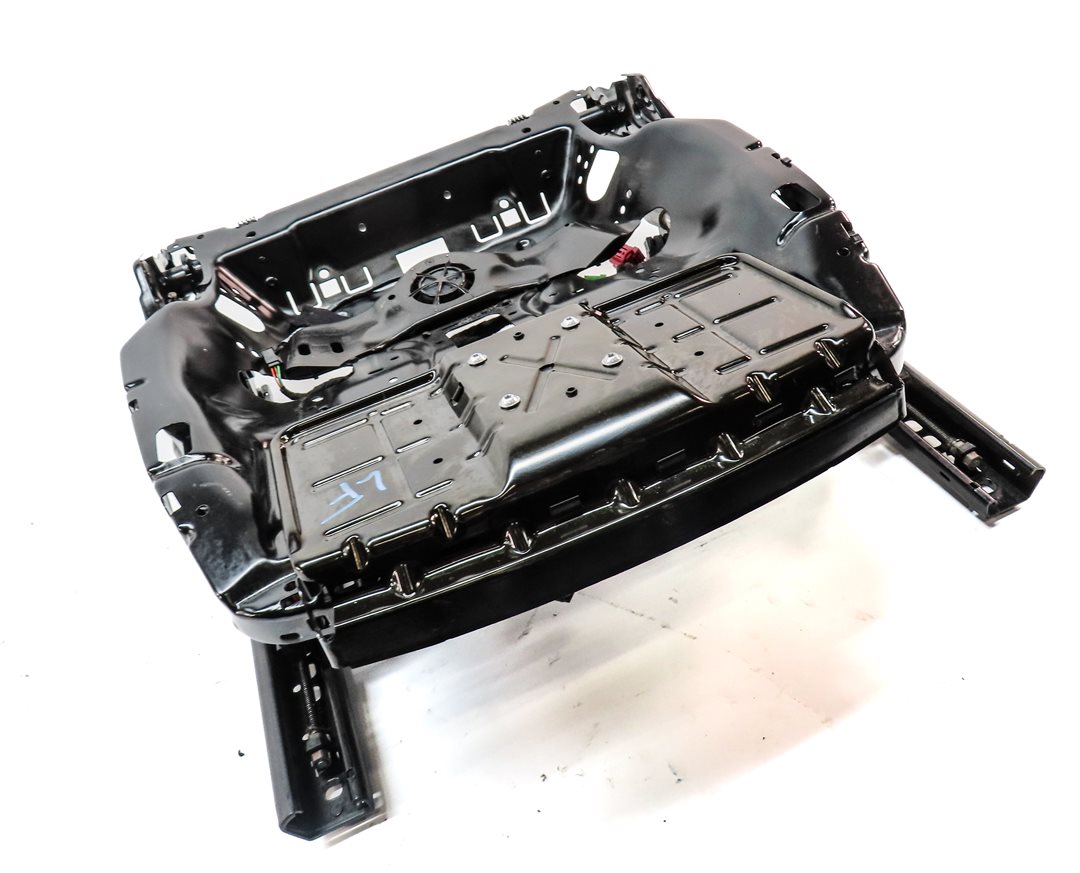 Thumbnail 3: 2015-2018 MACAN (95B) FRONT LEFT DRIVER VENTED SPORT SEAT TRACK w/ ADJUST MOTORS