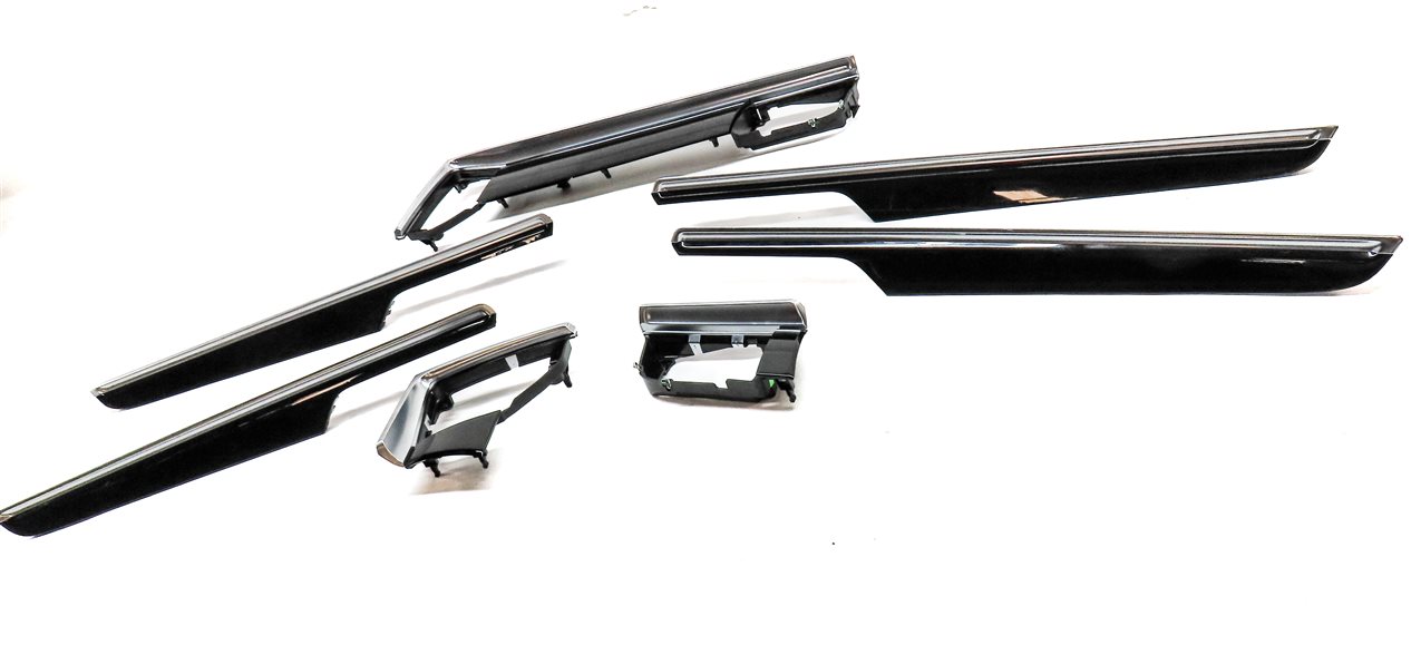 Thumbnail 2: 2016 PORSCHE MACAN (95B) DASH & DOOR WOOD TRIM SET (GLOSS BLACK)