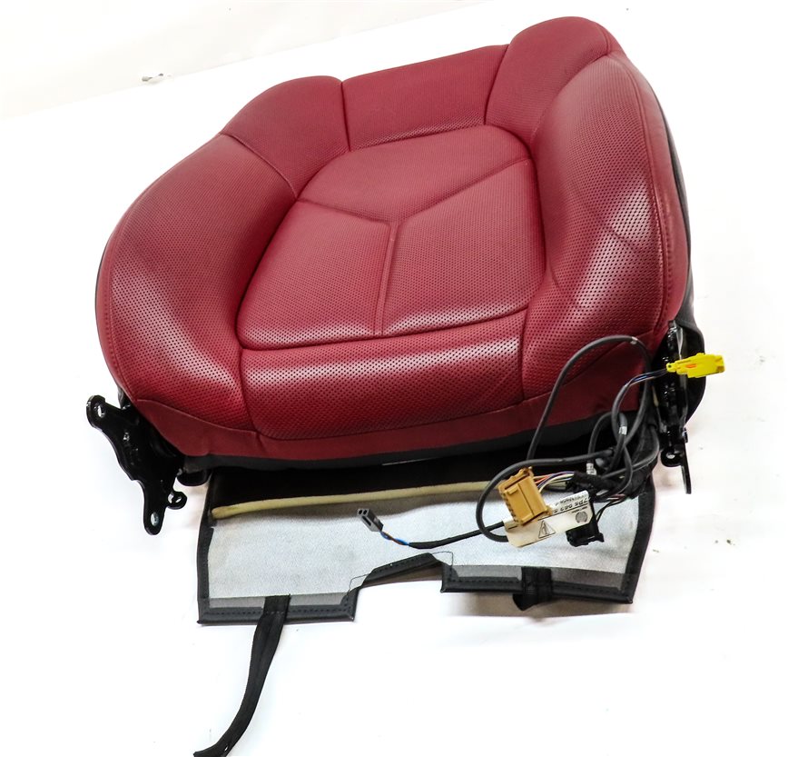 Thumbnail 2: 15-18 MACAN (95B) FRONT LEFT DRIVER UPPER TOP VENTED SPORT SEAT CUSHION (Red)