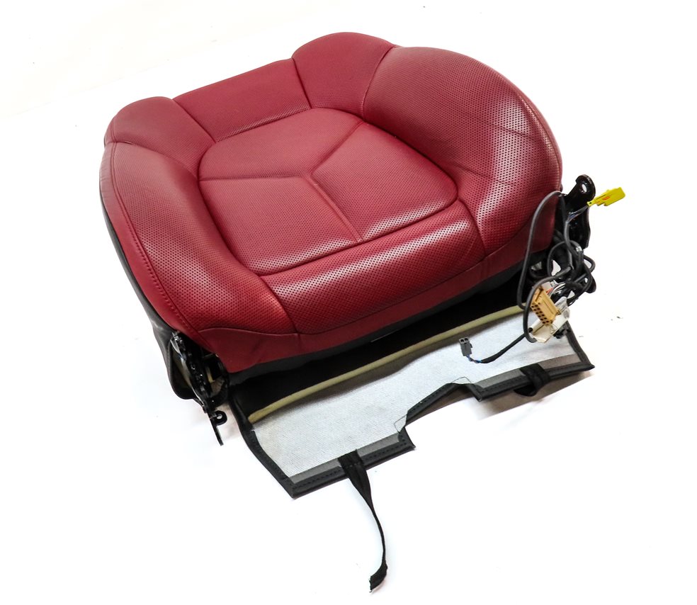 Thumbnail 3: 15-18 MACAN (95B) FRONT LEFT DRIVER UPPER TOP VENTED SPORT SEAT CUSHION (Red)