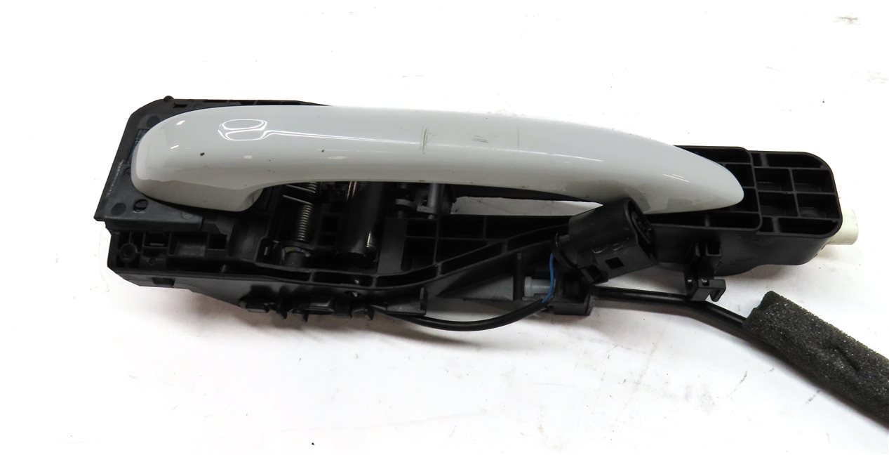 Thumbnail 4: 15-19 PORSCHE MACAN (95B) FRONT RIGHT PASSENGER EXTERIOR DOOR HANDLE (White)
