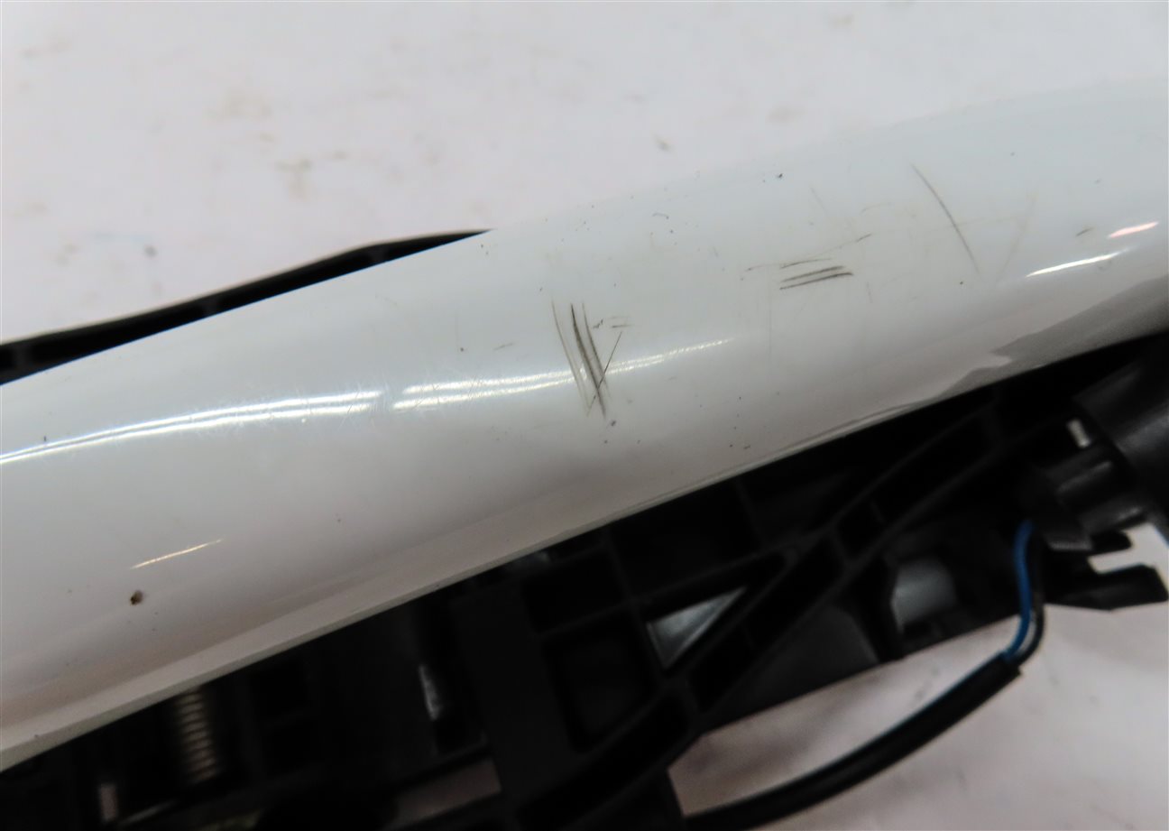 Thumbnail 6: 15-19 PORSCHE MACAN (95B) FRONT RIGHT PASSENGER EXTERIOR DOOR HANDLE (White)