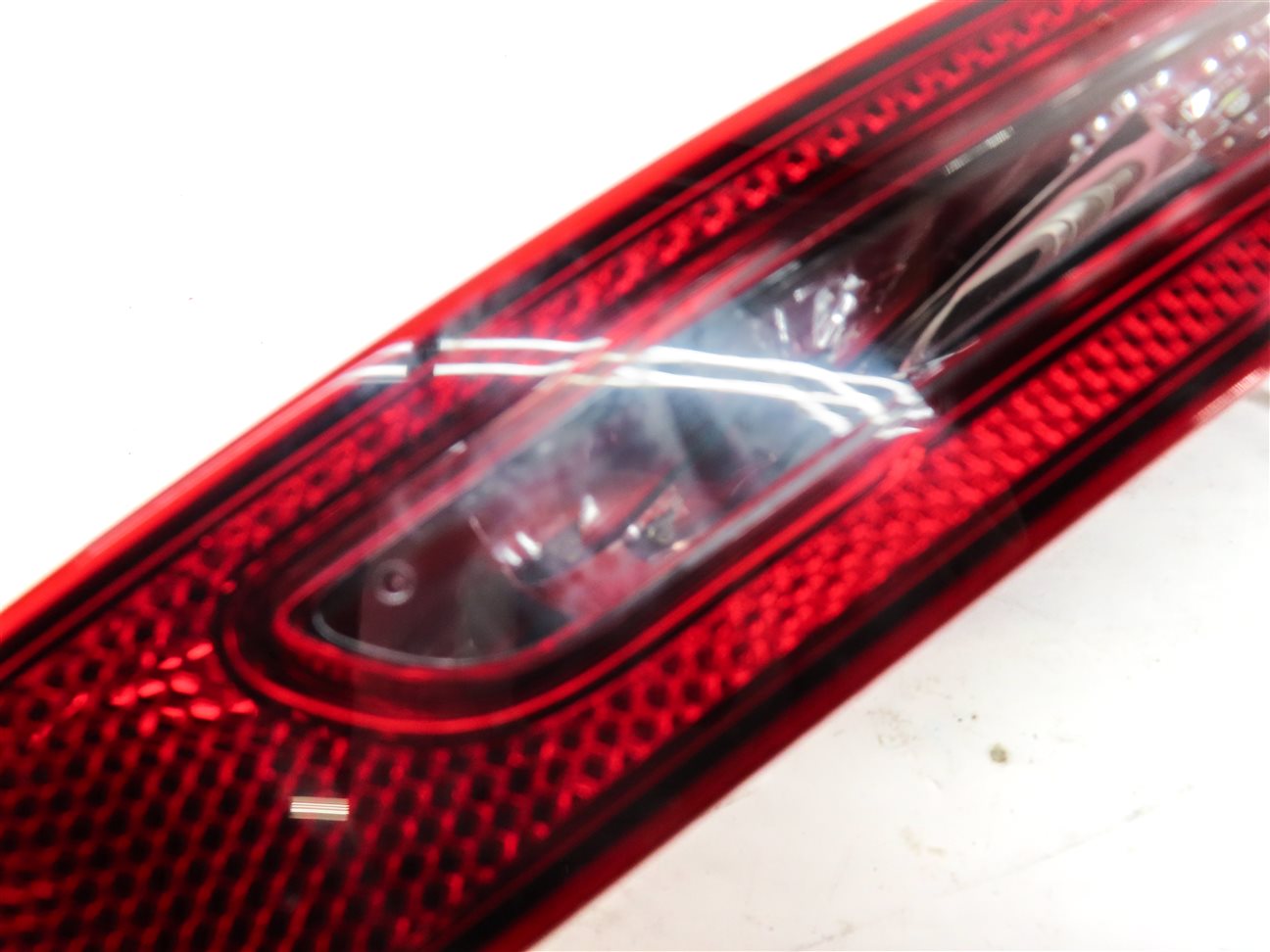 Thumbnail 6: 2016 PORSCHE MACAN (95B) REAR LEFT BUMPER LOWER TAILLIGHT LIGHT LAMP