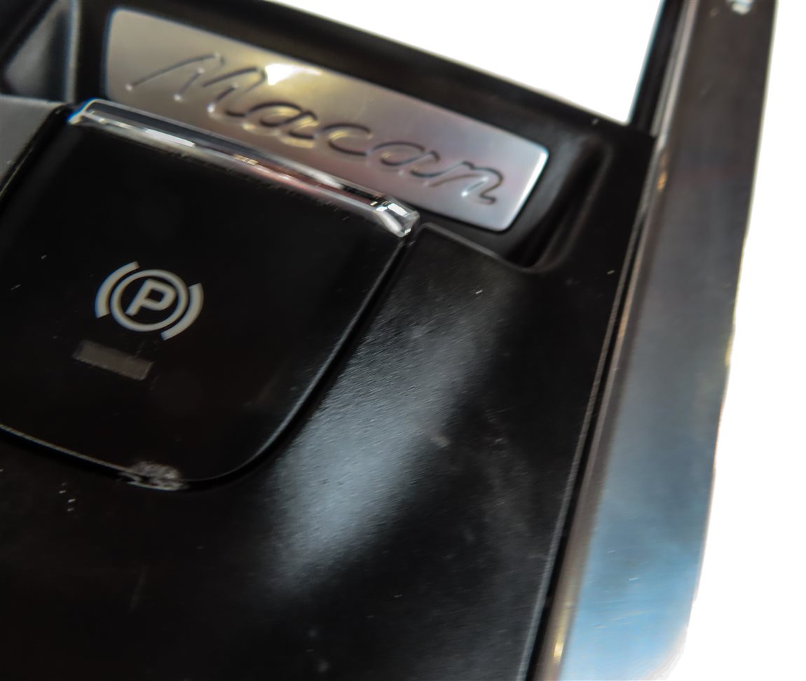 Thumbnail 9: 2016 PORSCHE MACAN (95B) TRANSMISSION GEAR SHIFTER SHIFT TRIM w/ BRAKE SWITCH