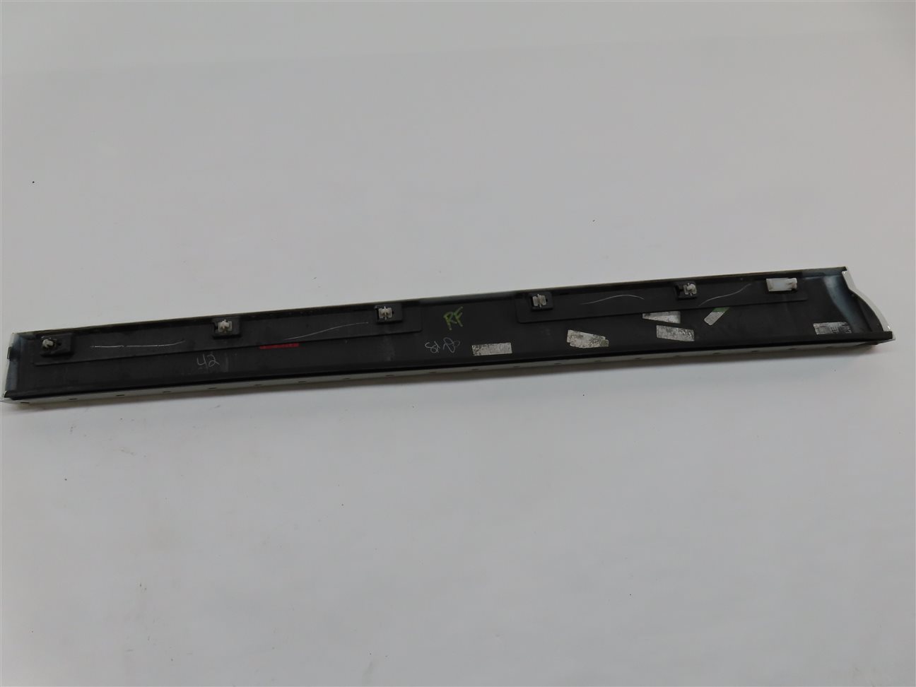 Thumbnail 3: 11-18 BMW X3 X4 F25 F26 FRONT RIGHT LOWER DOOR MOULDING TRIM (w/ M PKG) (White)