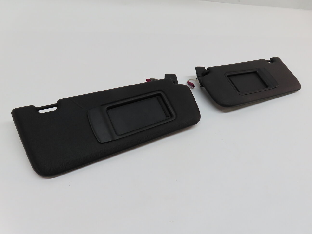 2011-2018 BMW X3 X4 (F25 F26) FRONT LEFT & RIGHT SUNVISOR SHADE SET (Black)