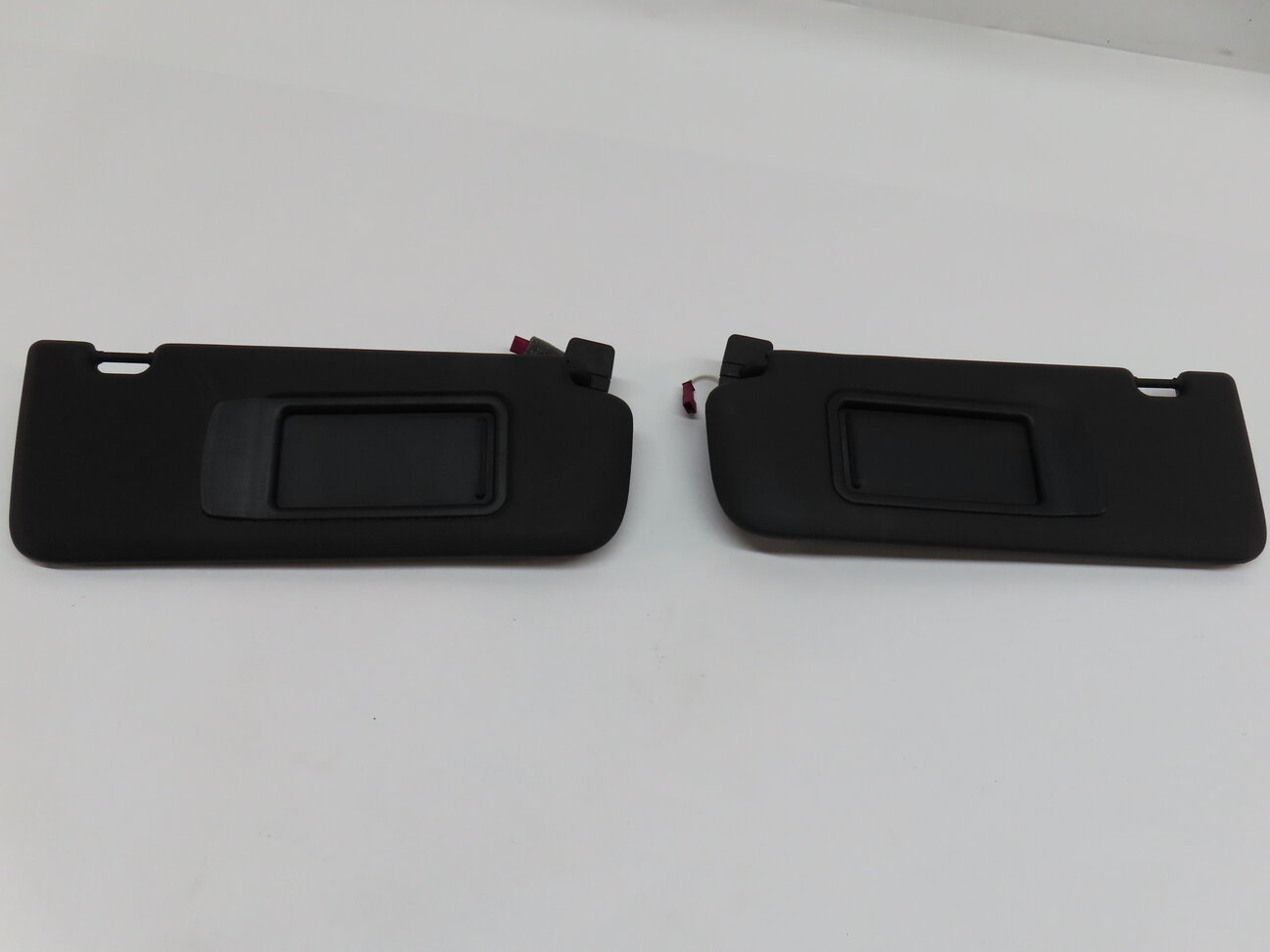 Thumbnail 2: 2011-2018 BMW X3 X4 (F25 F26) FRONT LEFT & RIGHT SUNVISOR SHADE SET (Black)