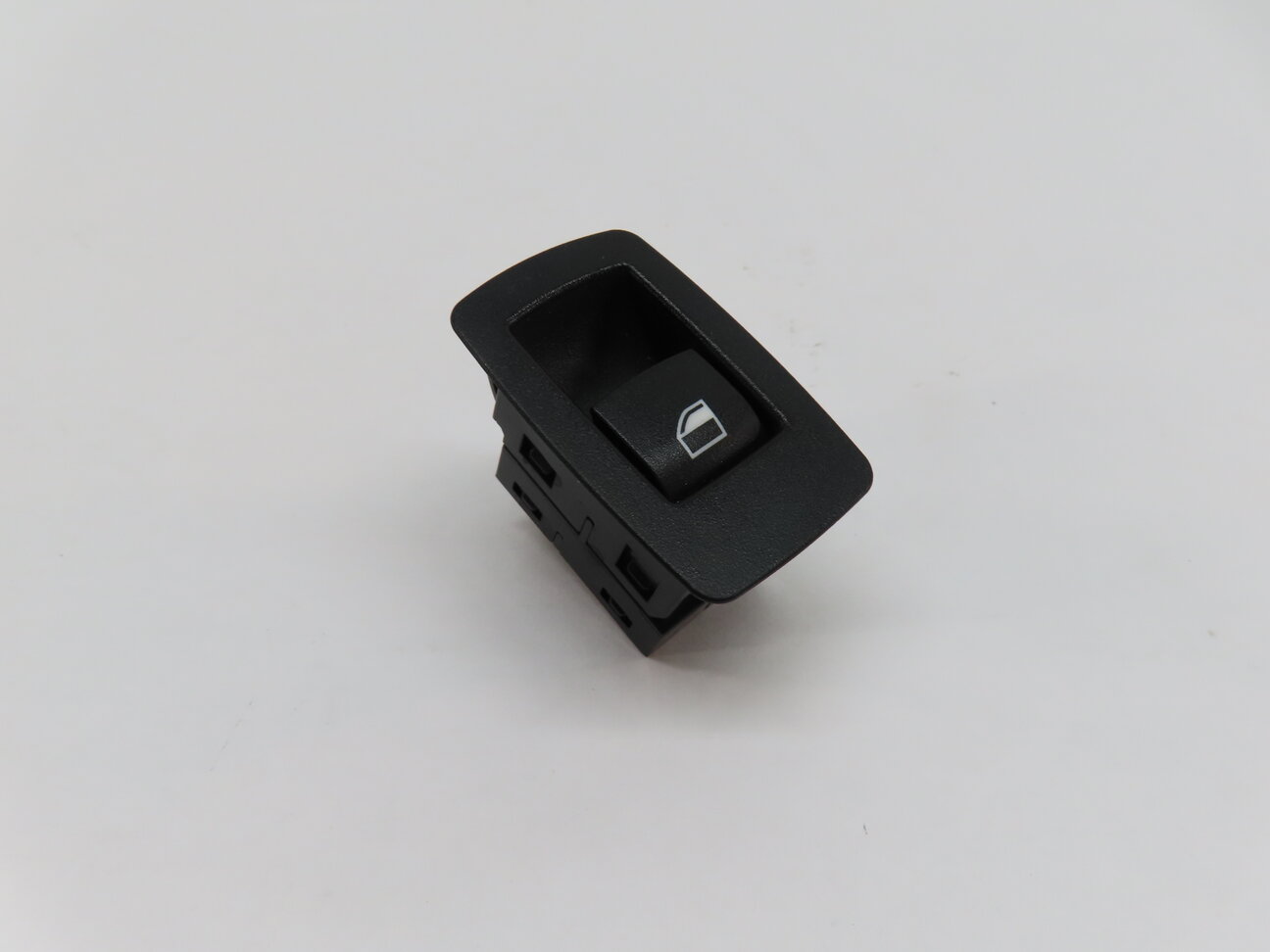 2014 BMW X3 (F25) FRONT RIGHT PASSENGER WINDOW CONTROL SWITCH BUTTON (BLACK)