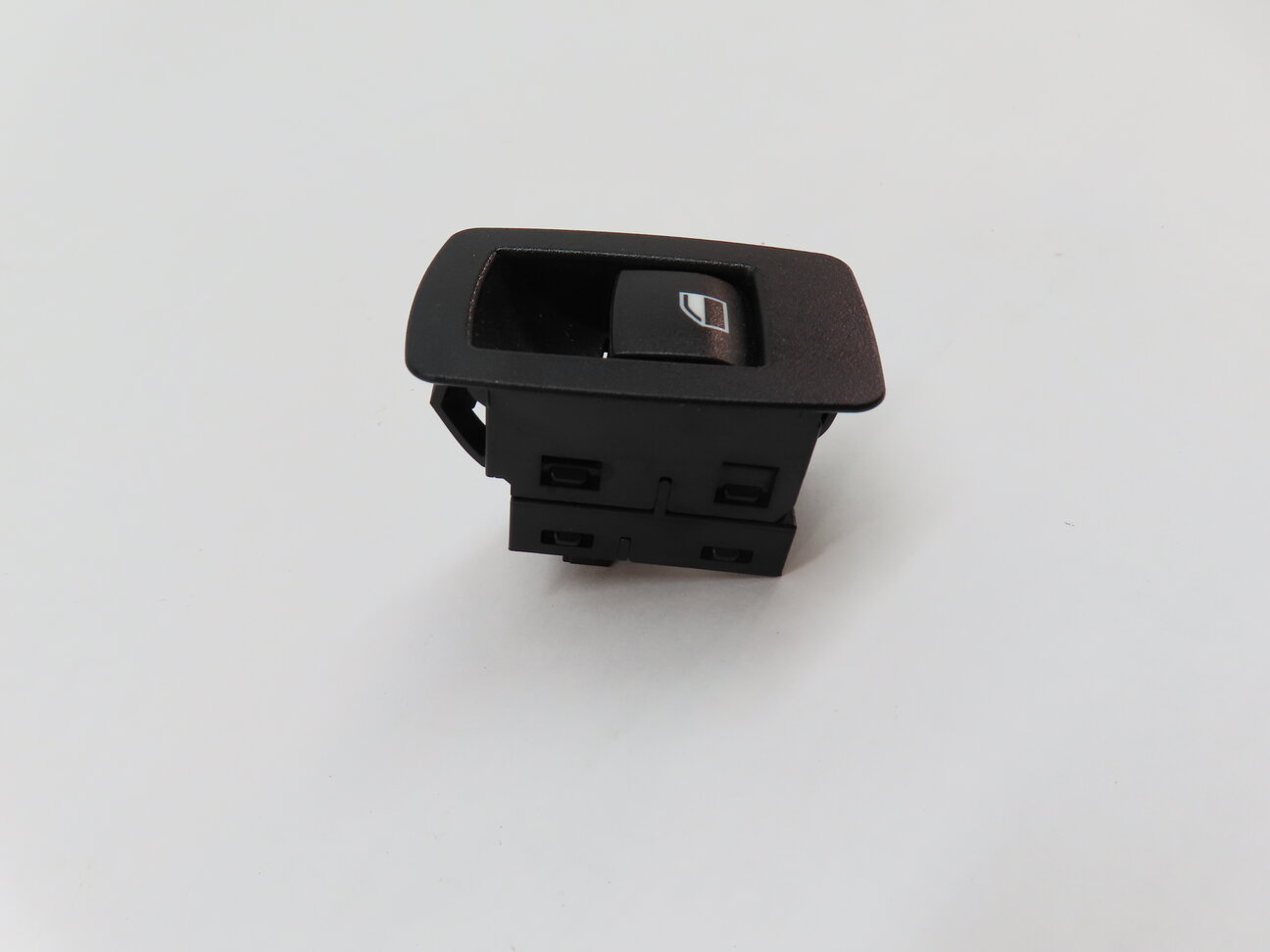 Thumbnail 2: 2014 BMW X3 (F25) FRONT RIGHT PASSENGER WINDOW CONTROL SWITCH BUTTON (BLACK)