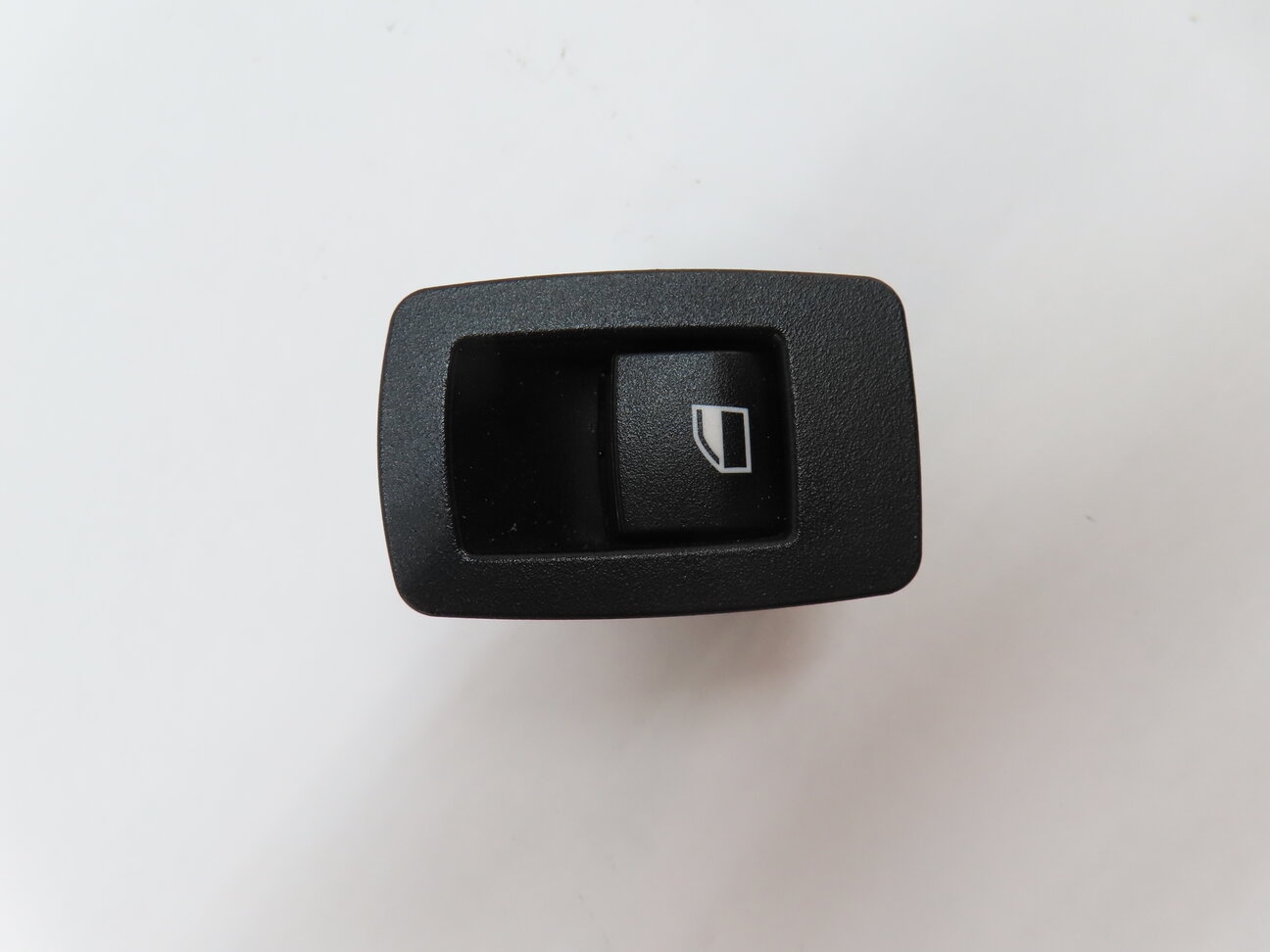 Thumbnail 3: 2014 BMW X3 (F25) FRONT RIGHT PASSENGER WINDOW CONTROL SWITCH BUTTON (BLACK)