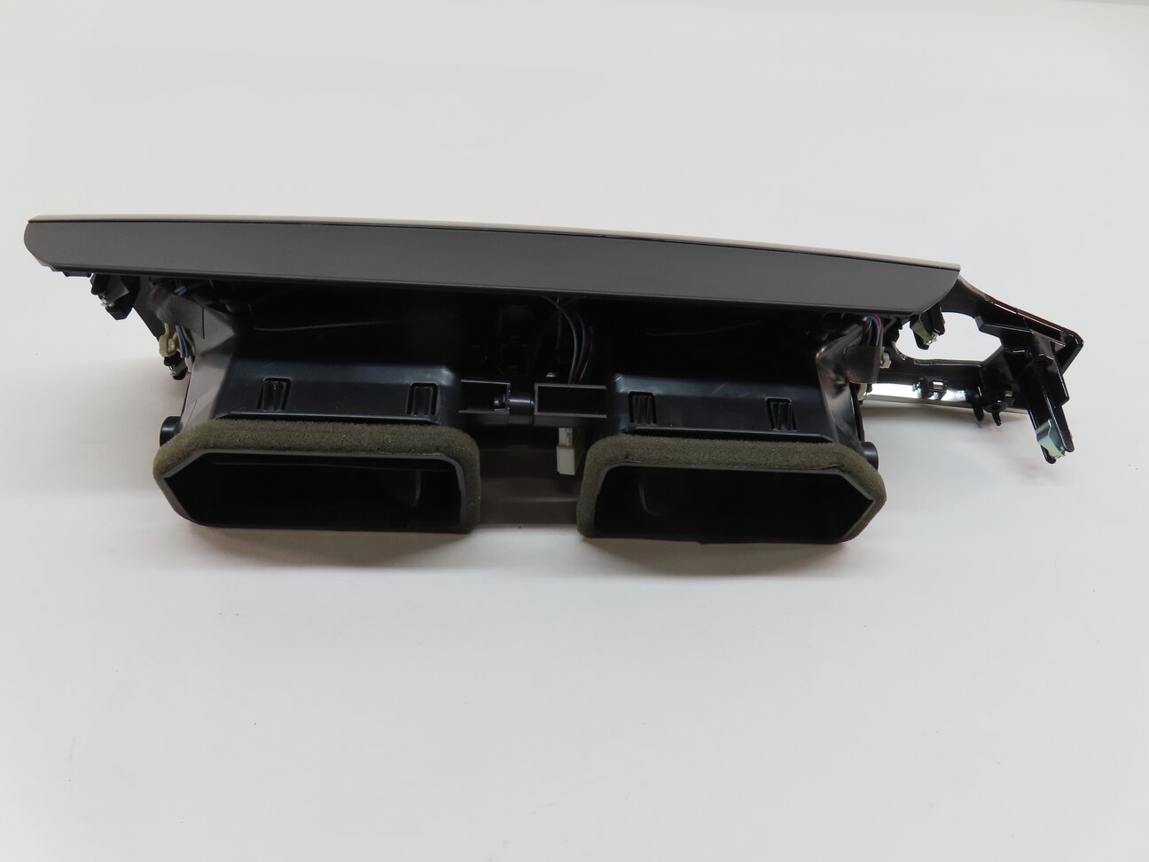 Thumbnail 5: 14 BMW X3 (F25) FRONT CENTER DASH HAZARD CENTRAL LOCK HEAT AIR AC HVAC DUAL VENT