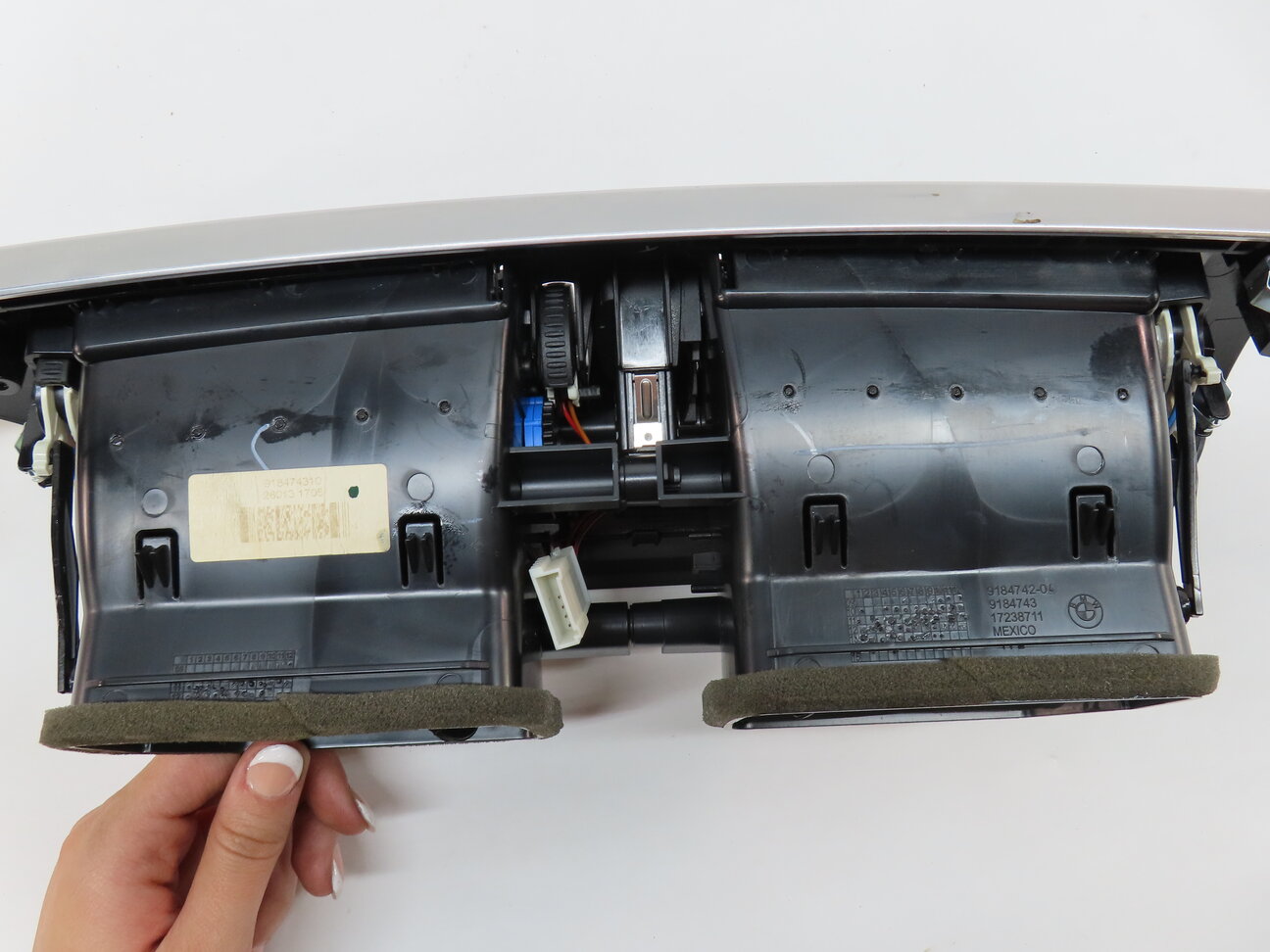 Thumbnail 7: 14 BMW X3 (F25) FRONT CENTER DASH HAZARD CENTRAL LOCK HEAT AIR AC HVAC DUAL VENT
