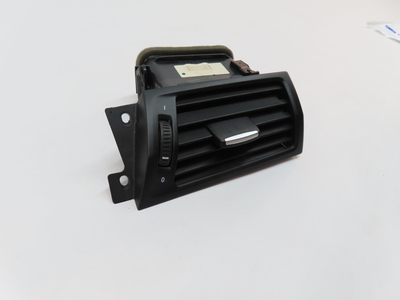 Thumbnail 3: 2014 BMW X3 (F25) FRONT RIGHT PASSENGER DASH HEAT AIR AC HVAC VENT (Black)