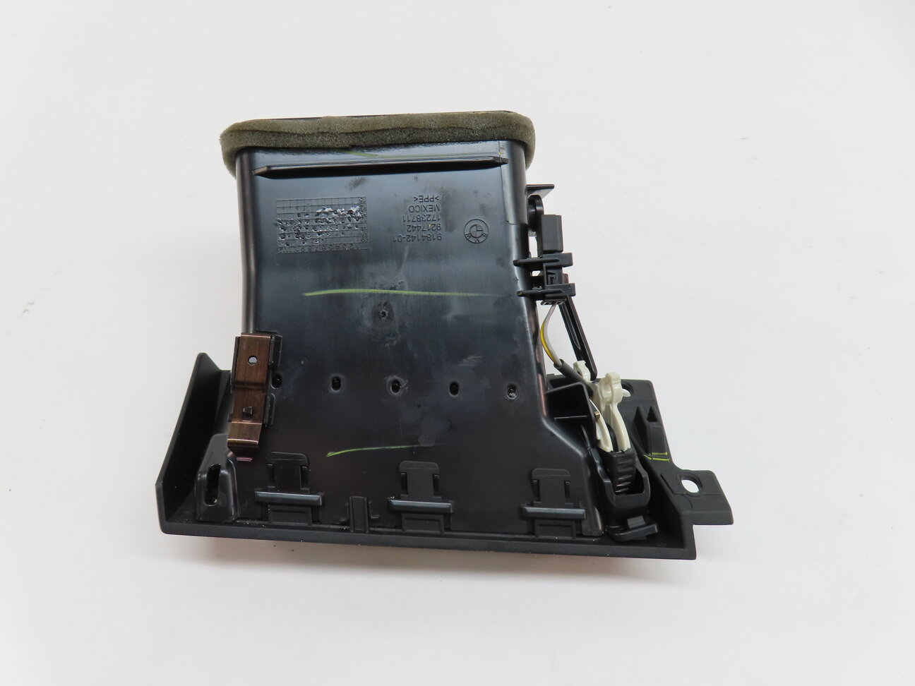 Thumbnail 6: 2014 BMW X3 (F25) FRONT RIGHT PASSENGER DASH HEAT AIR AC HVAC VENT (Black)