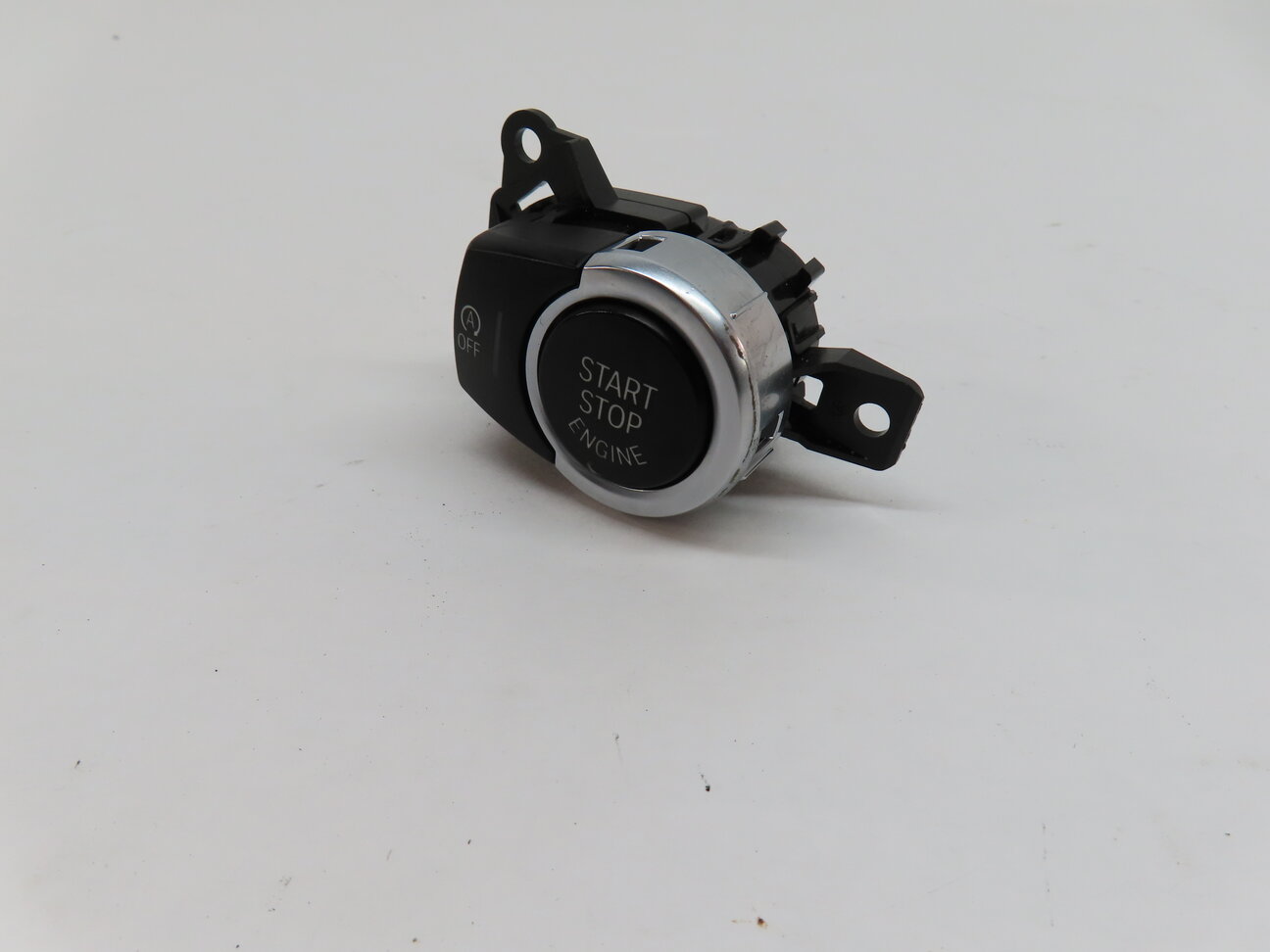 2011-2018 BMW X3 X4 (F25 F26) IGNITION SWITCH ENGINE START STOP SWITCH BUTTON