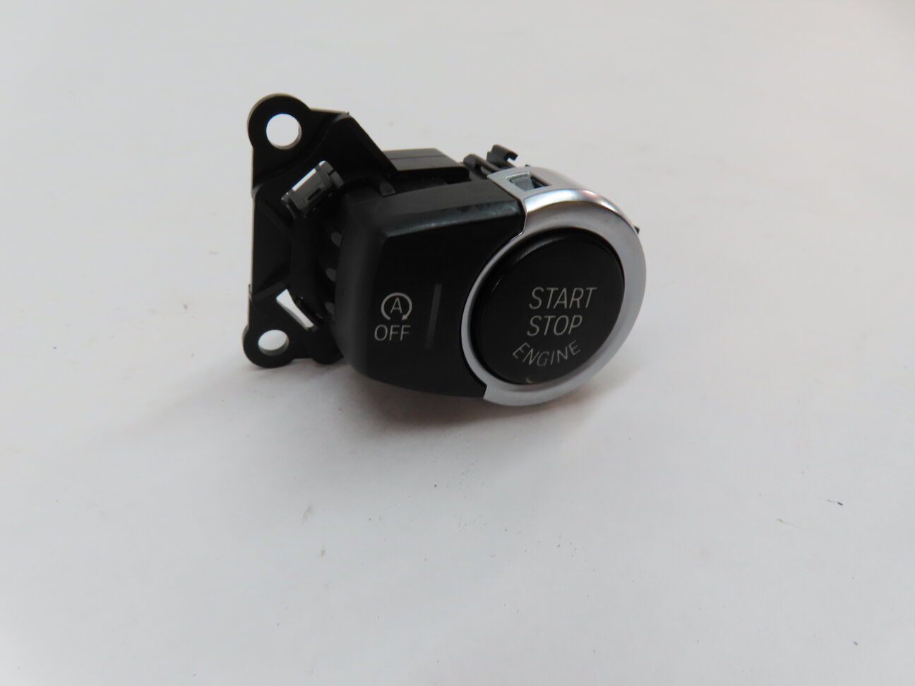 Thumbnail 3: 2011-2018 BMW X3 X4 (F25 F26) IGNITION SWITCH ENGINE START STOP SWITCH BUTTON