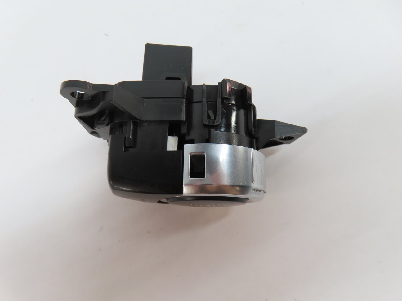 Thumbnail 4: 2011-2018 BMW X3 X4 (F25 F26) IGNITION SWITCH ENGINE START STOP SWITCH BUTTON