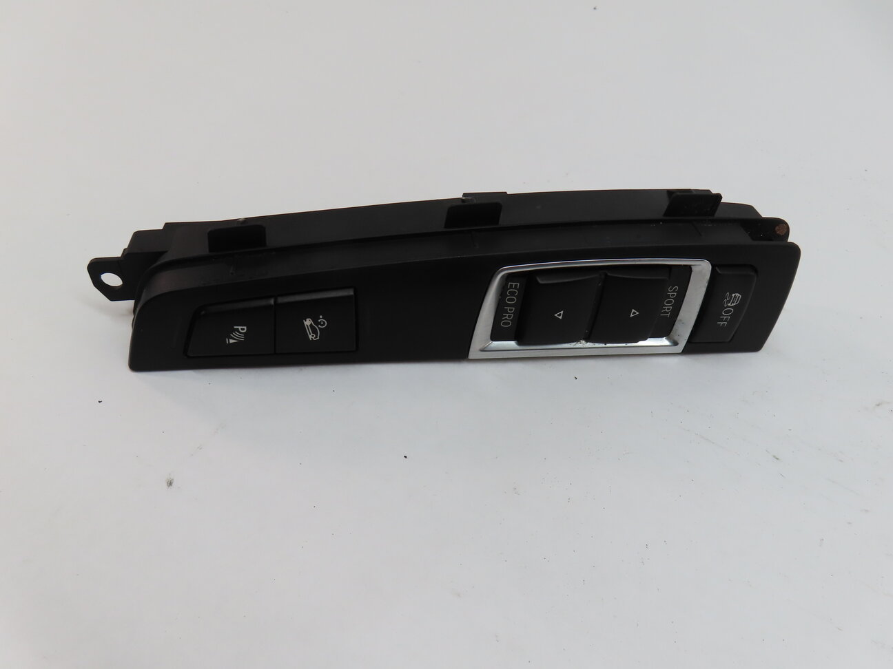 Thumbnail 2: 2014 BMW X3 (F25) PARK ASSIST TRACTION CONTROL HILL DESCENT CONTROL SWITCH PANEL