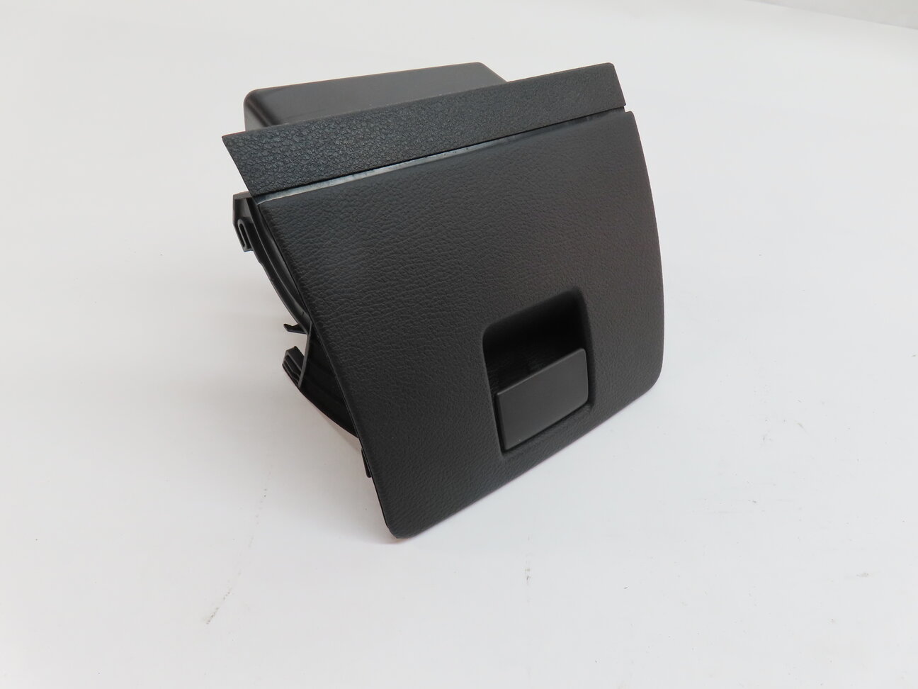 2014 BMW X3 (F25) FRONT LEFT DRIVER DASH STORAGE COMPARTMENT BIN TRAY (BLACK)