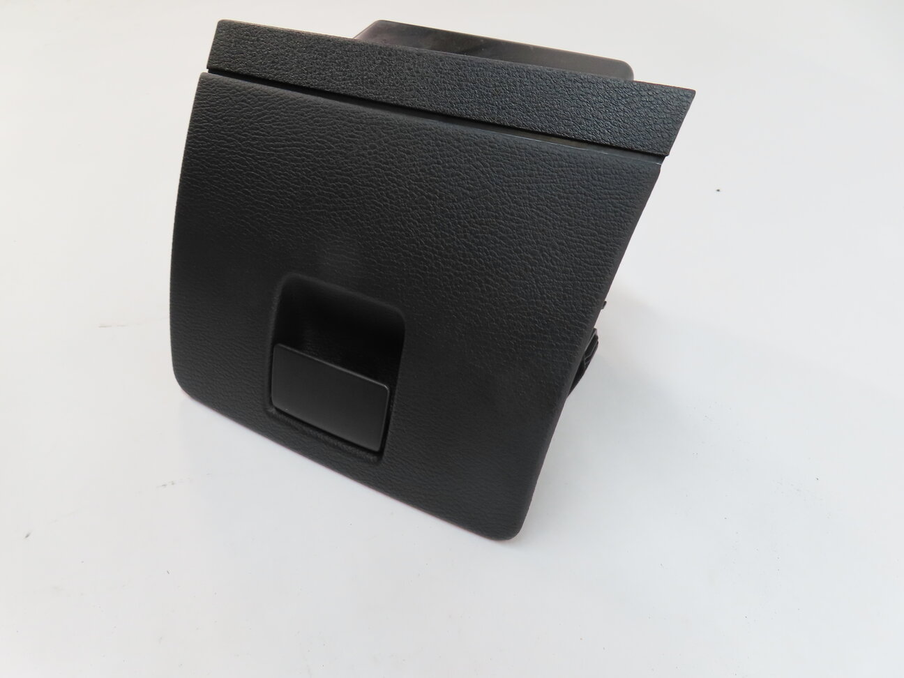 Thumbnail 3: 2014 BMW X3 (F25) FRONT LEFT DRIVER DASH STORAGE COMPARTMENT BIN TRAY (BLACK)