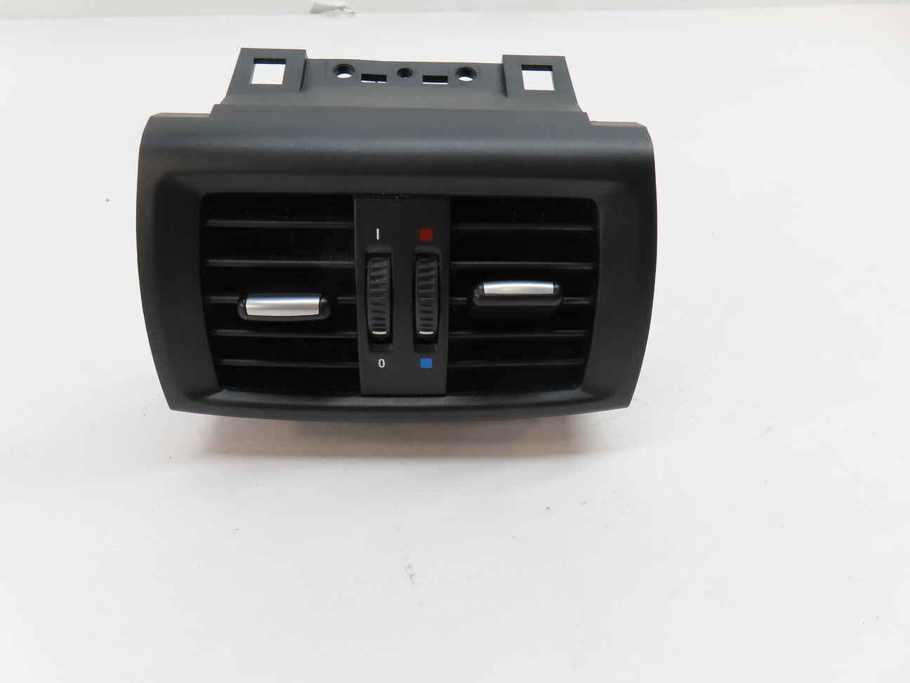 Thumbnail 2: 2014 BMW X3 (F25) REAR CENTER CONSOLE HEAT AIR AC HVAC DUAL VENT (Black)