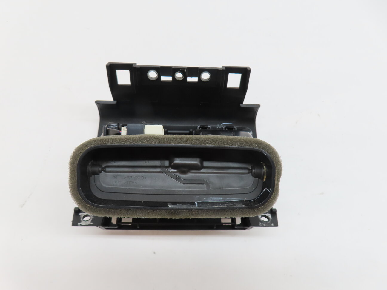 Thumbnail 6: 2014 BMW X3 (F25) REAR CENTER CONSOLE HEAT AIR AC HVAC DUAL VENT (Black)