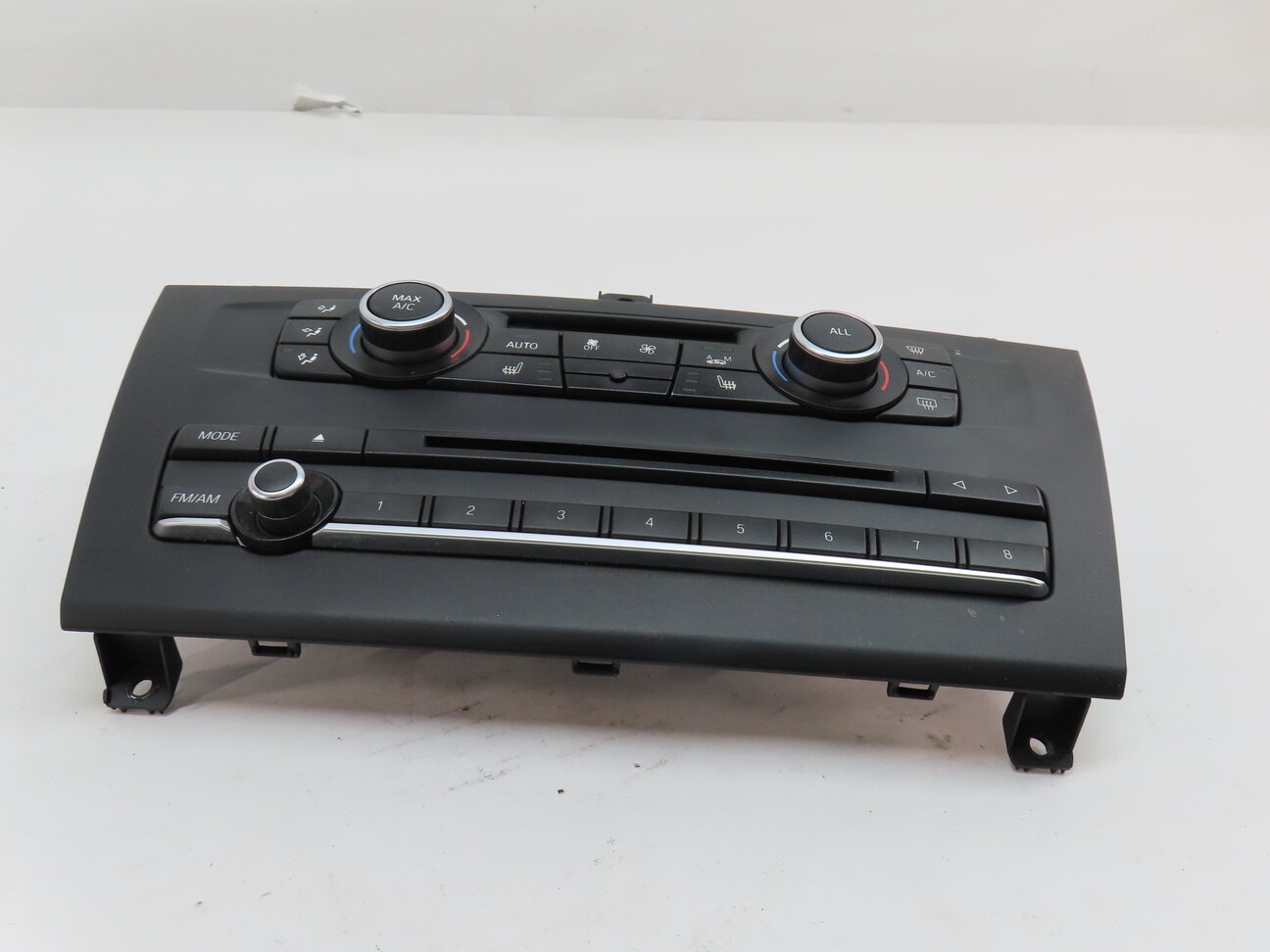 Thumbnail 4: 11-14 BMW X3 (F25) FRONT HEATER A/C TEMPERATURE CLIMATE w/ RADIO CONTROL & TRIM