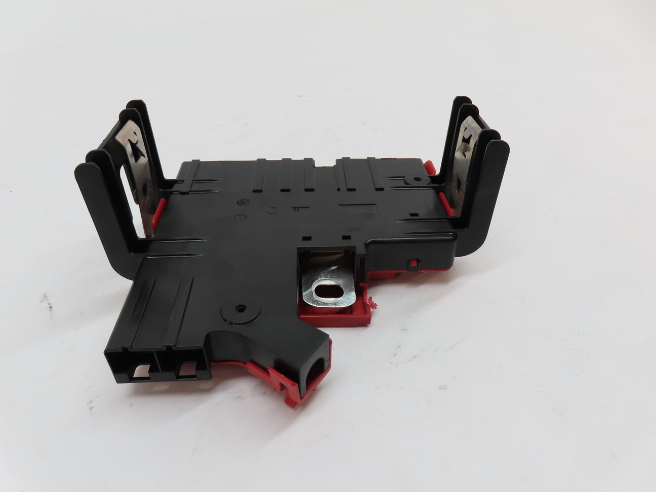 Thumbnail 2: 2014 BMW X3 (F25) 3.0L (N55) ENGINE POSITIVE BATTERY POWER DISTRIBUTION PLATE