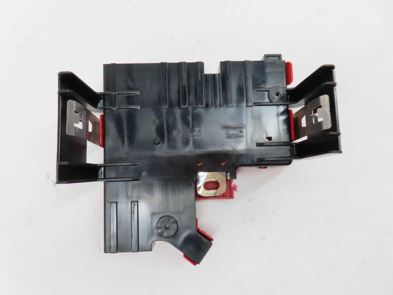 Thumbnail 3: 2014 BMW X3 (F25) 3.0L (N55) ENGINE POSITIVE BATTERY POWER DISTRIBUTION PLATE
