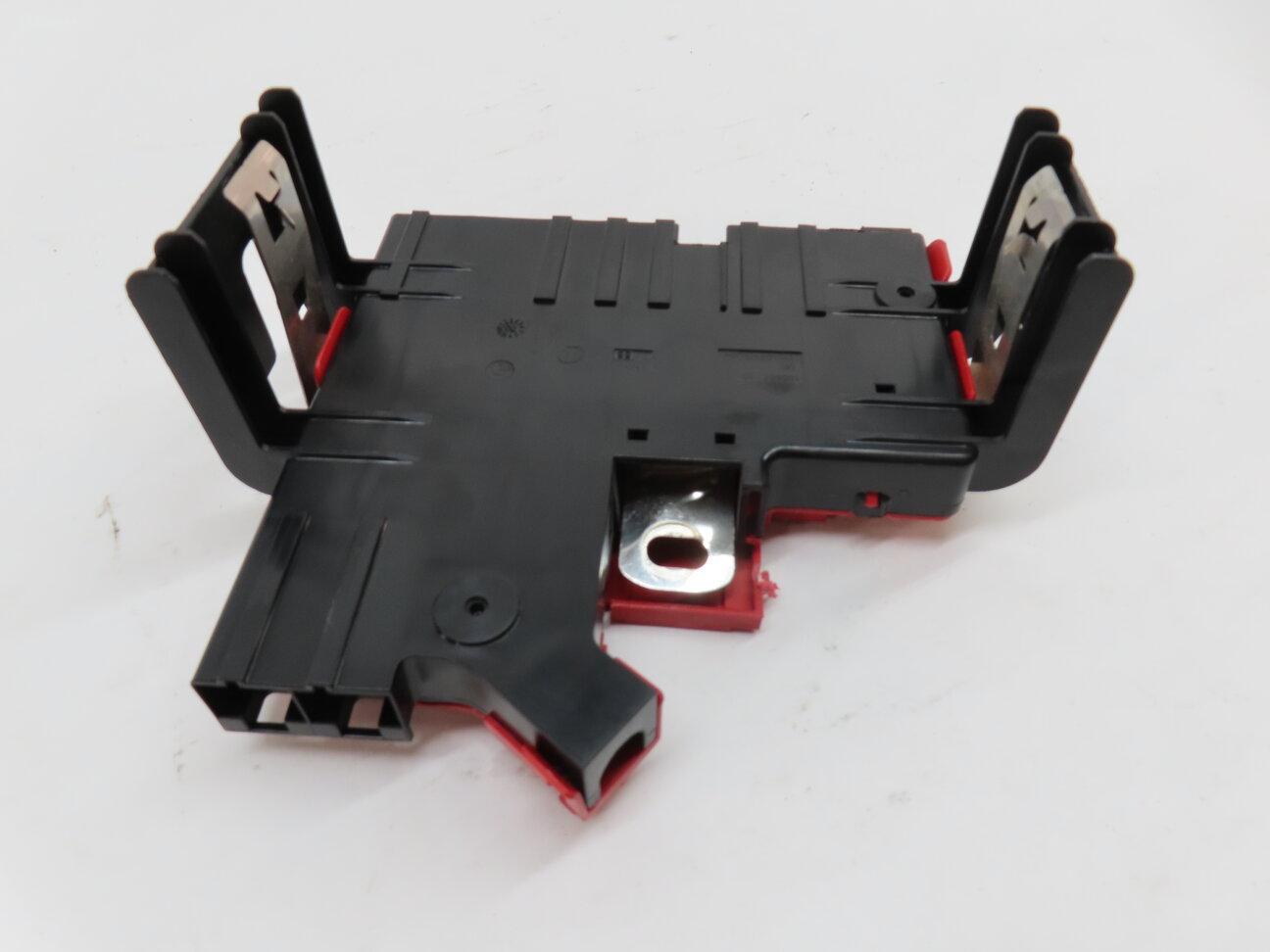 Thumbnail 4: 2014 BMW X3 (F25) 3.0L (N55) ENGINE POSITIVE BATTERY POWER DISTRIBUTION PLATE