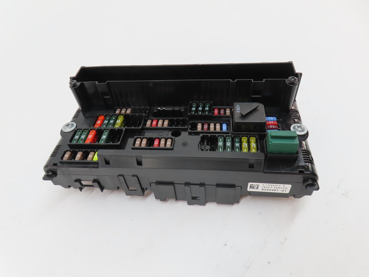 Thumbnail 2: 2014 BMW X3 (F25) 3.0L (N55) FRONT ENGINE POWER DISTRIBUTION FUSE BOX