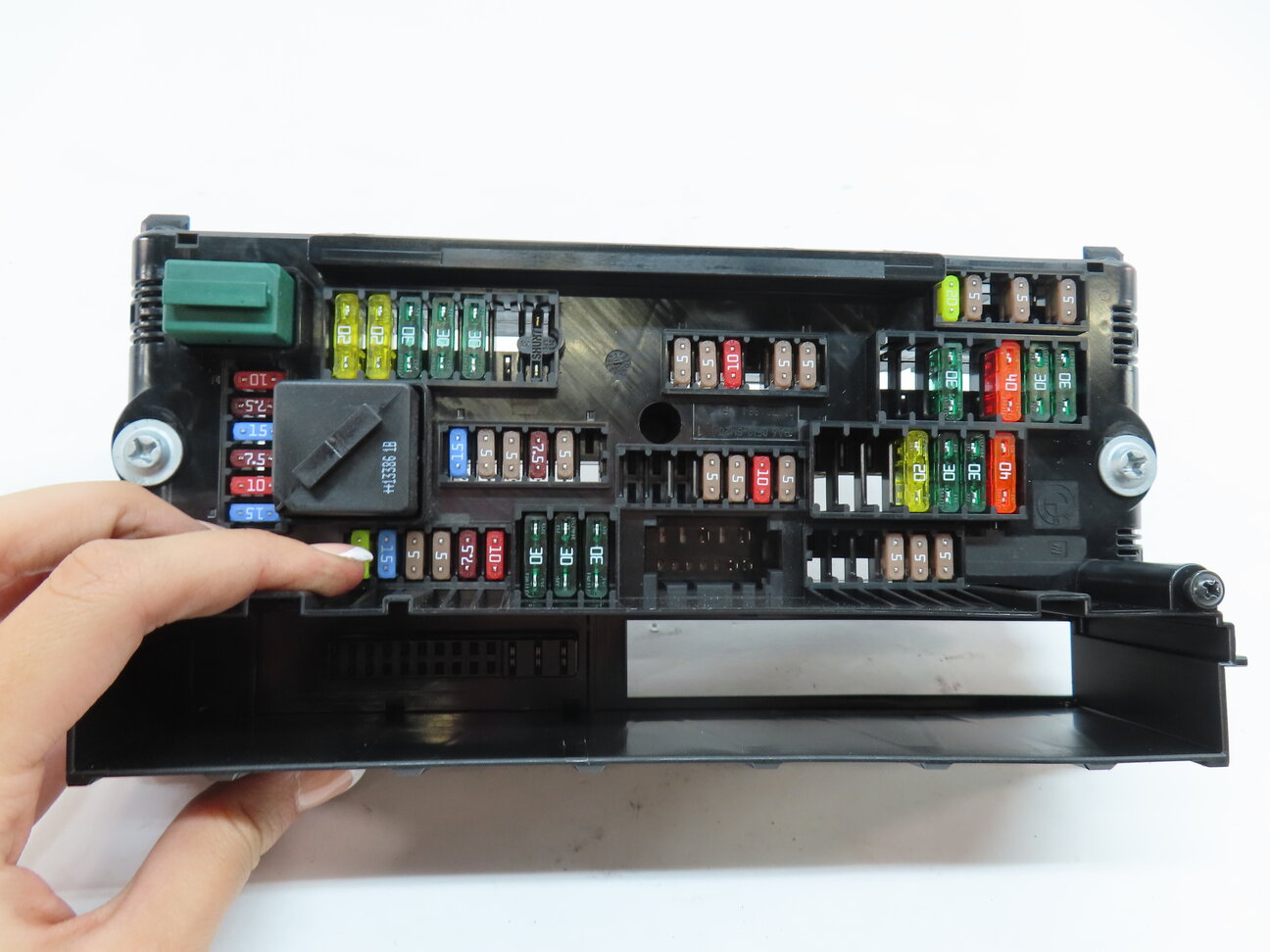 Thumbnail 5: 2014 BMW X3 (F25) 3.0L (N55) FRONT ENGINE POWER DISTRIBUTION FUSE BOX