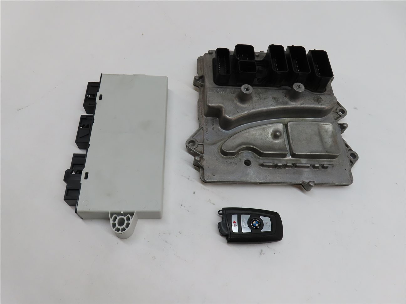 Thumbnail 2: 12-15 BMW 3 5 6 7 X3 F01 F06 F10 F30 ENGINE CONTROL MODULE IMMOBILIZER KEY SET