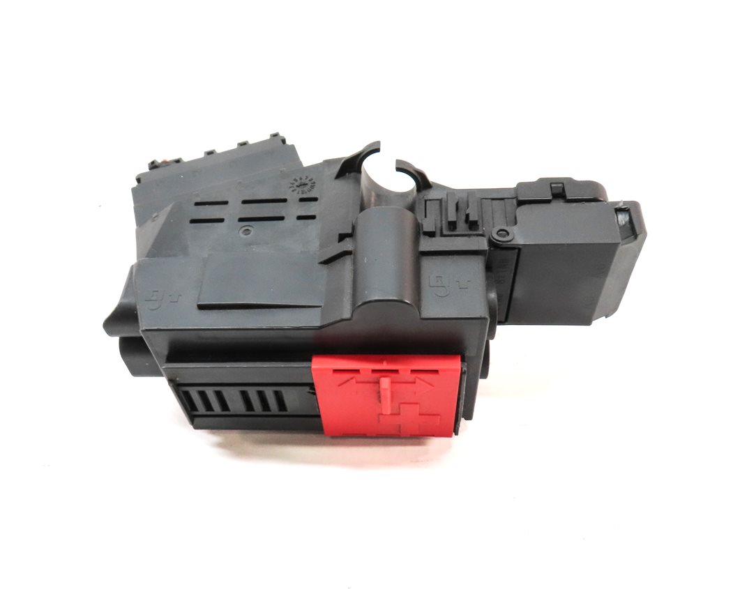 Thumbnail 2: 2012 MERCEDES ML550 (W166) 4.6L (278.928) ENGINE POSITIVE BATTERY JUNCTION BOX