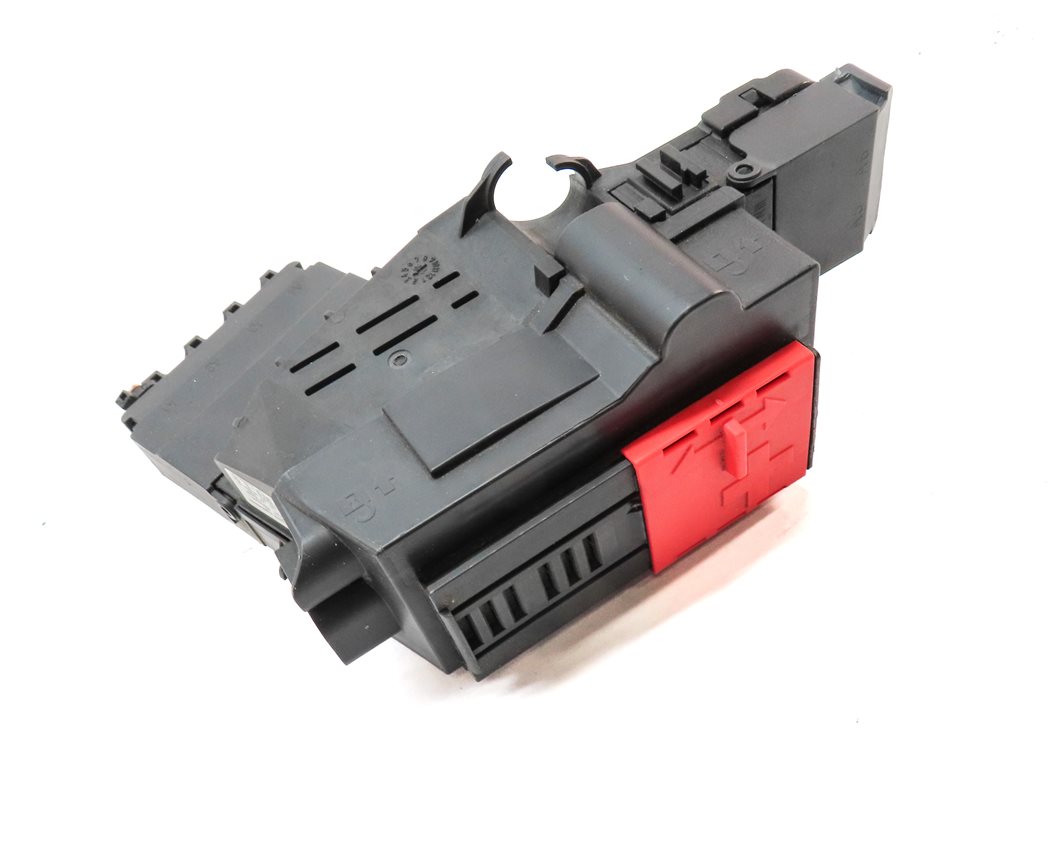 Thumbnail 3: 2012 MERCEDES ML550 (W166) 4.6L (278.928) ENGINE POSITIVE BATTERY JUNCTION BOX