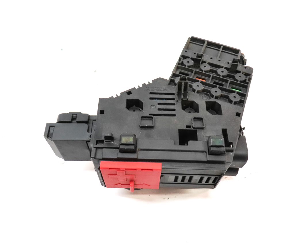 Thumbnail 5: 2012 MERCEDES ML550 (W166) 4.6L (278.928) ENGINE POSITIVE BATTERY JUNCTION BOX