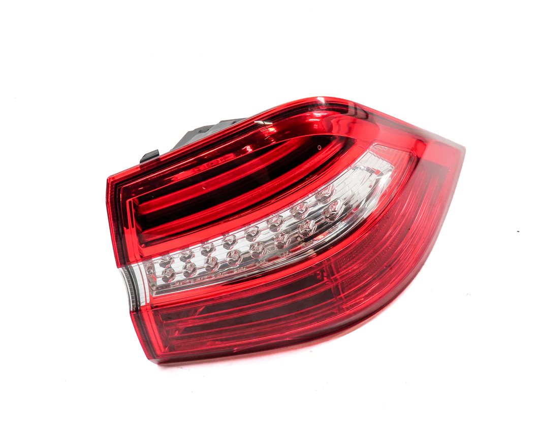 12-15 MERCEDES ML-CLASS (W166) REAR RIGHT PASSENGER LED TAILLIGHT BRAKE LIGHT