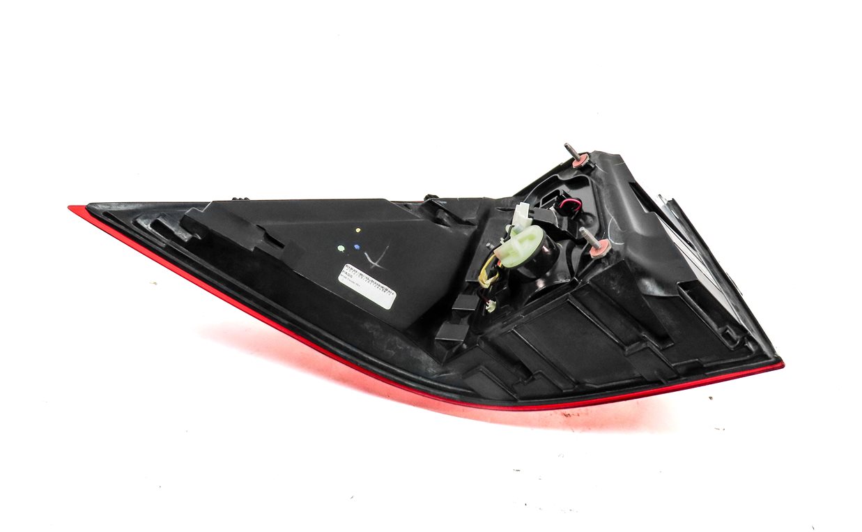 Thumbnail 4: 12-15 MERCEDES ML-CLASS (W166) REAR RIGHT PASSENGER LED TAILLIGHT BRAKE LIGHT